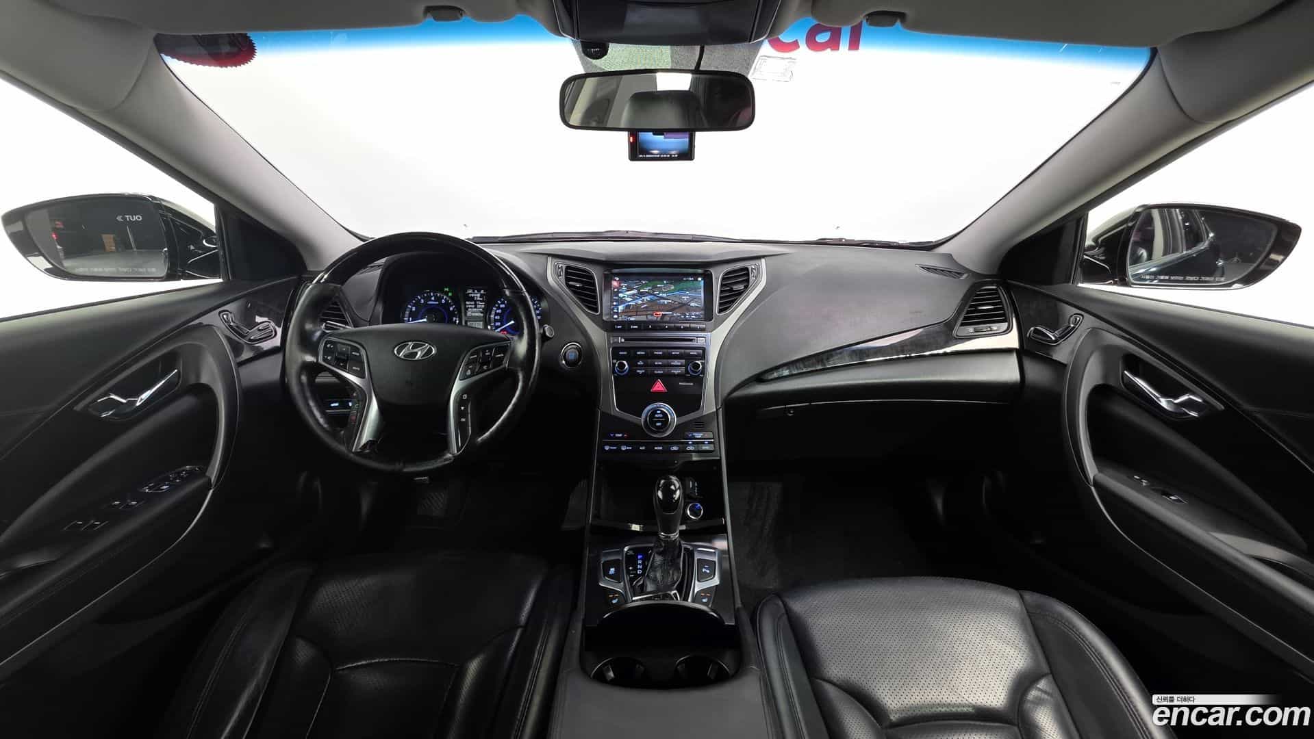 Grandeur Hyundai 2015.1-INNER-007