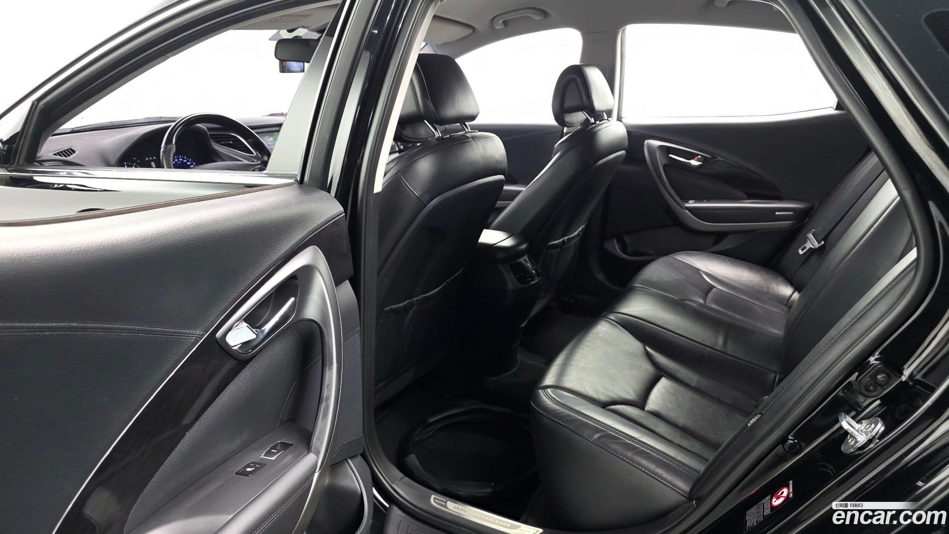 Main__Slider__Photo:Grandeur Hyundai 2015.1-11