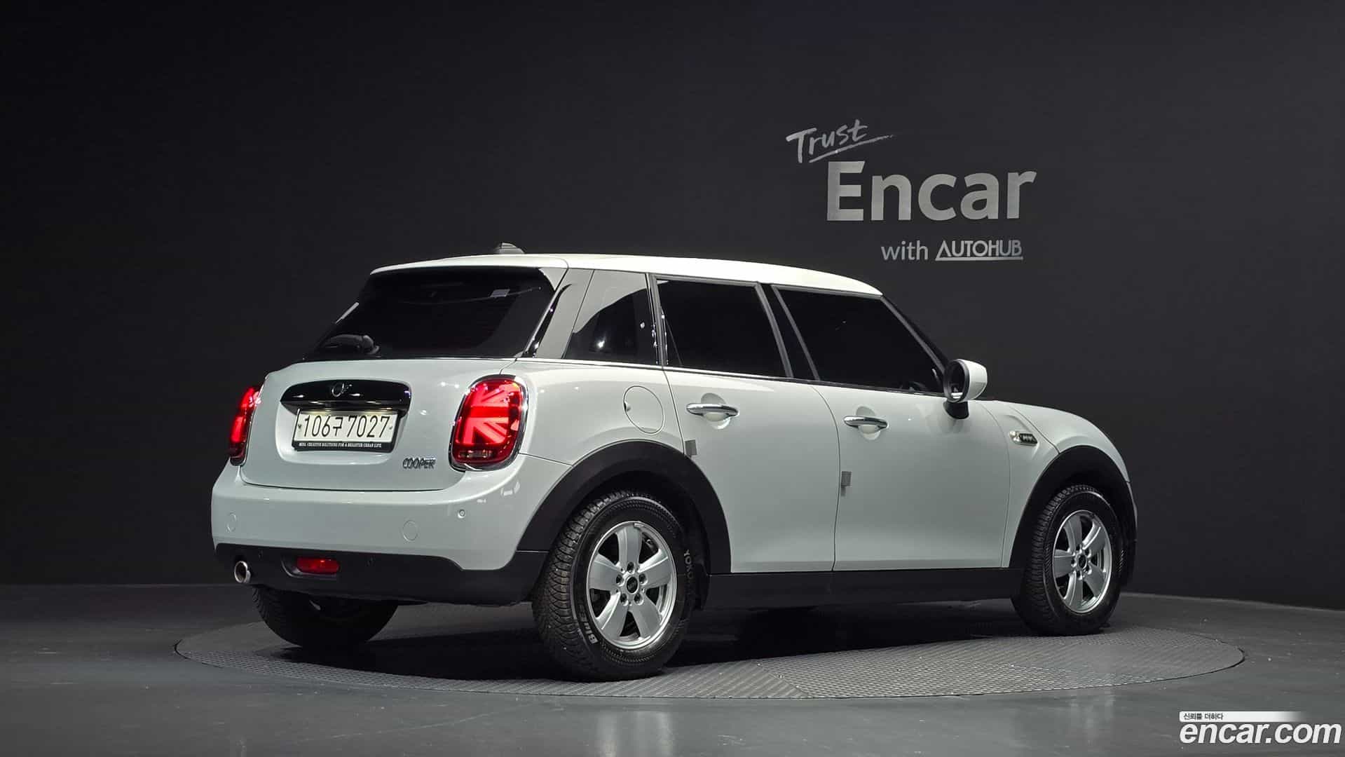 Cooper Mini 2020.9-OUTER-002