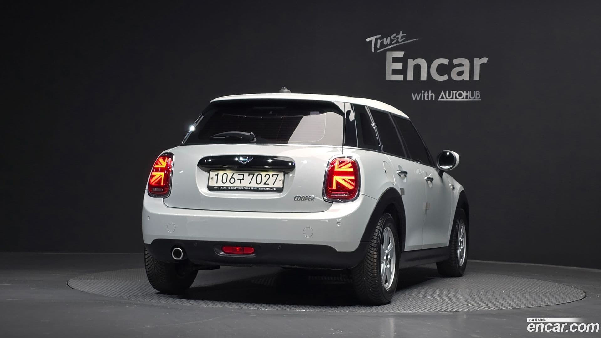 Main__Slider__Photo:Cooper Mini 2020.9-3