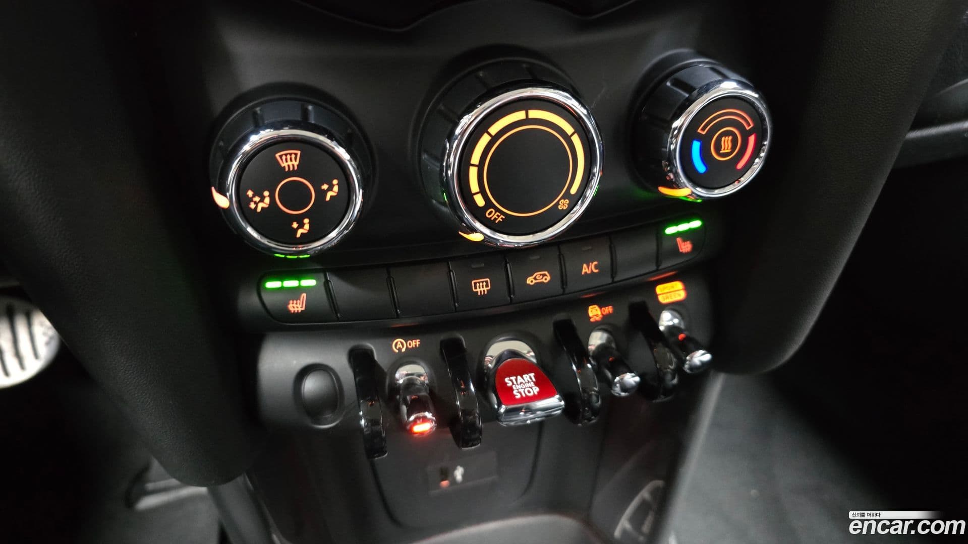 Main__Slider__Photo:Cooper Mini 2020.9-15