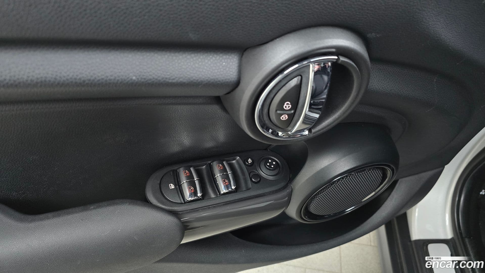 Main__Slider__Photo:Cooper Mini 2020.9-16