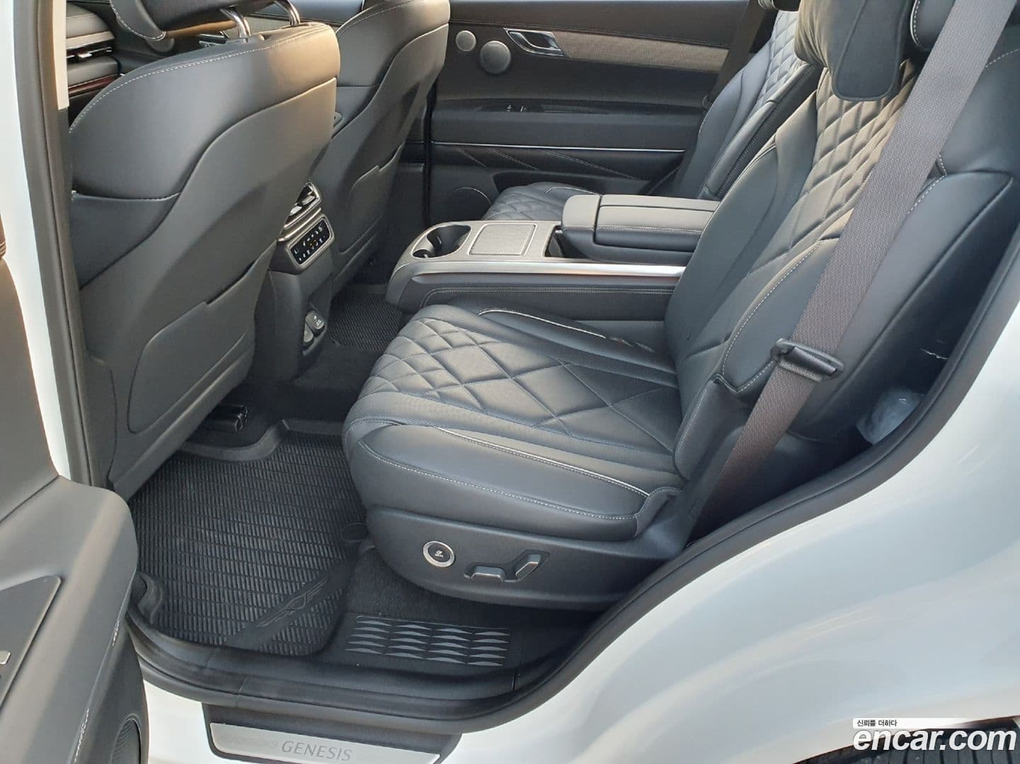 Main__Slider__Photo:GV80 Genesis 2024.1-19