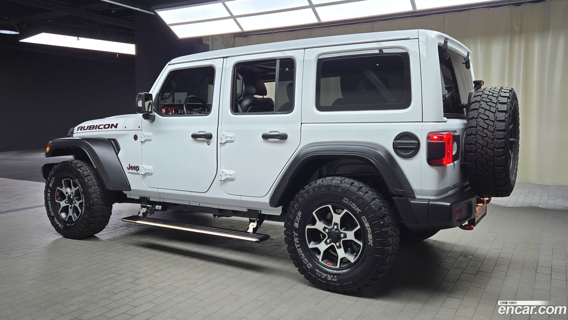 Main__Slider__Photo:Wrangler Jeep 2021.2-15