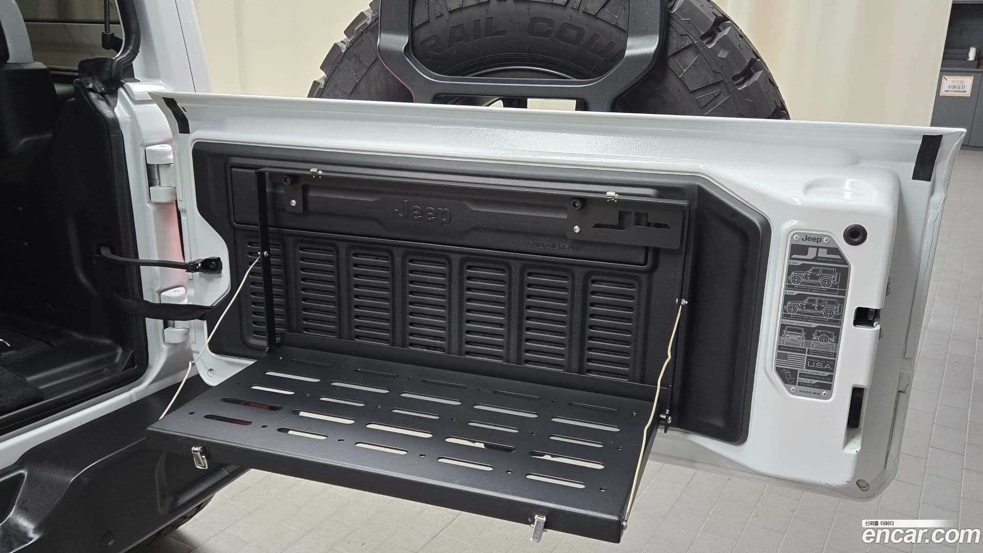 Main__Slider__Photo:Wrangler Jeep 2021.2-16