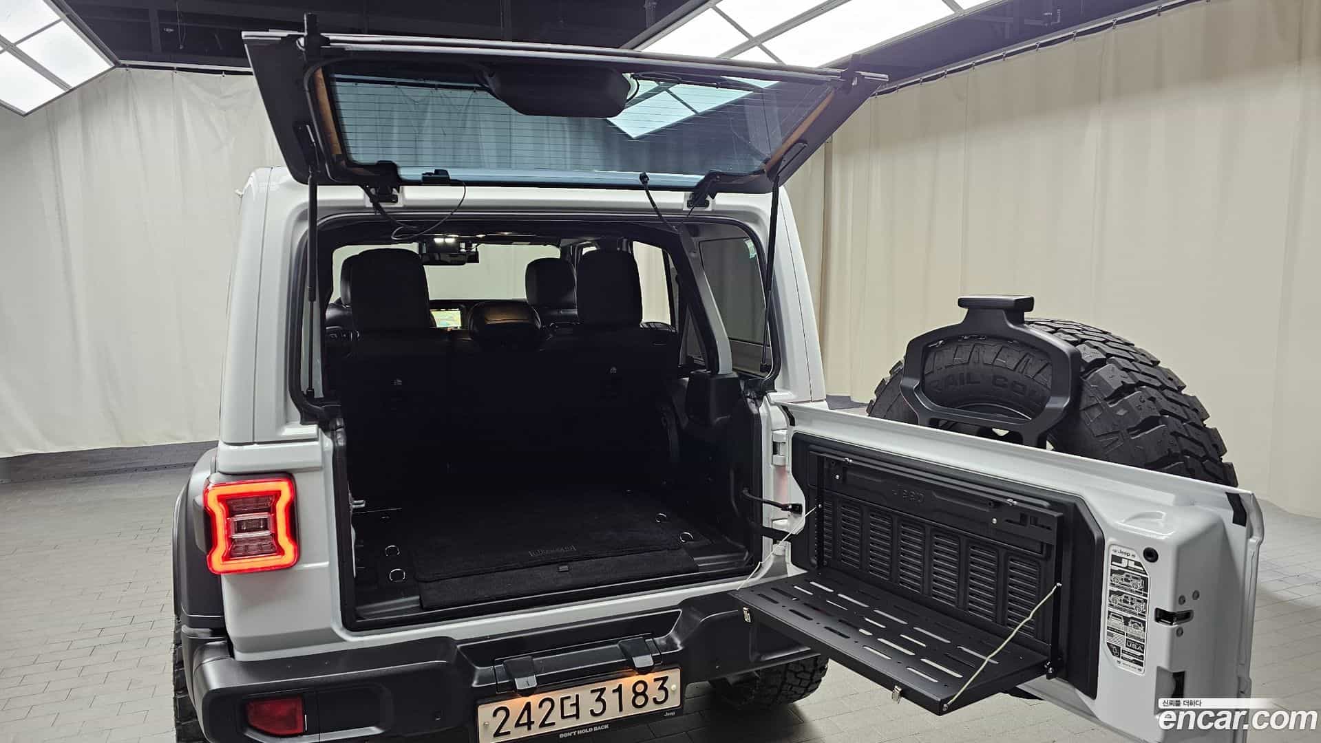 Wrangler Jeep 2021.2-OPTION-024