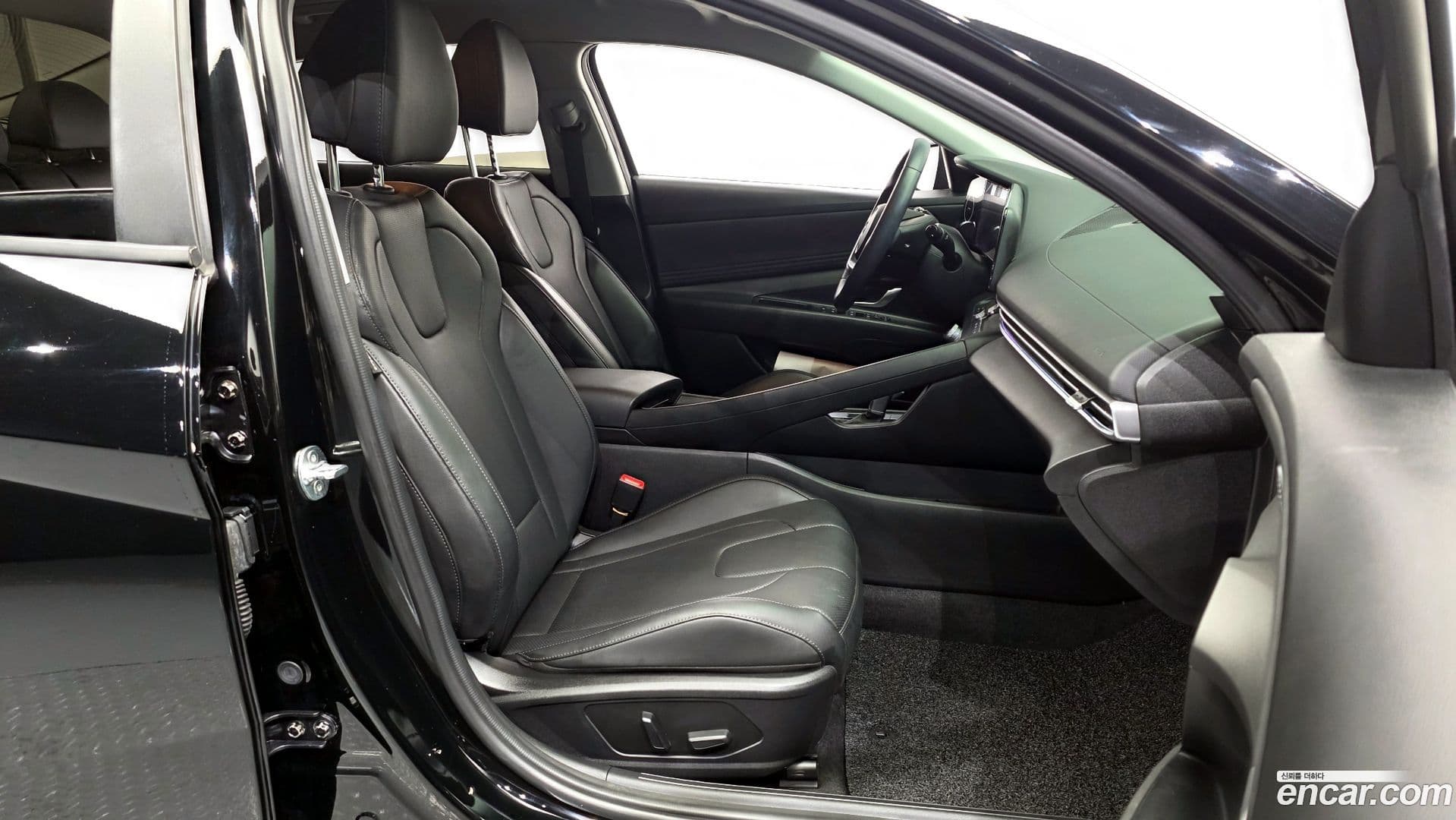 Main__Slider__Photo:AVANTE Hyundai 2023.10-10