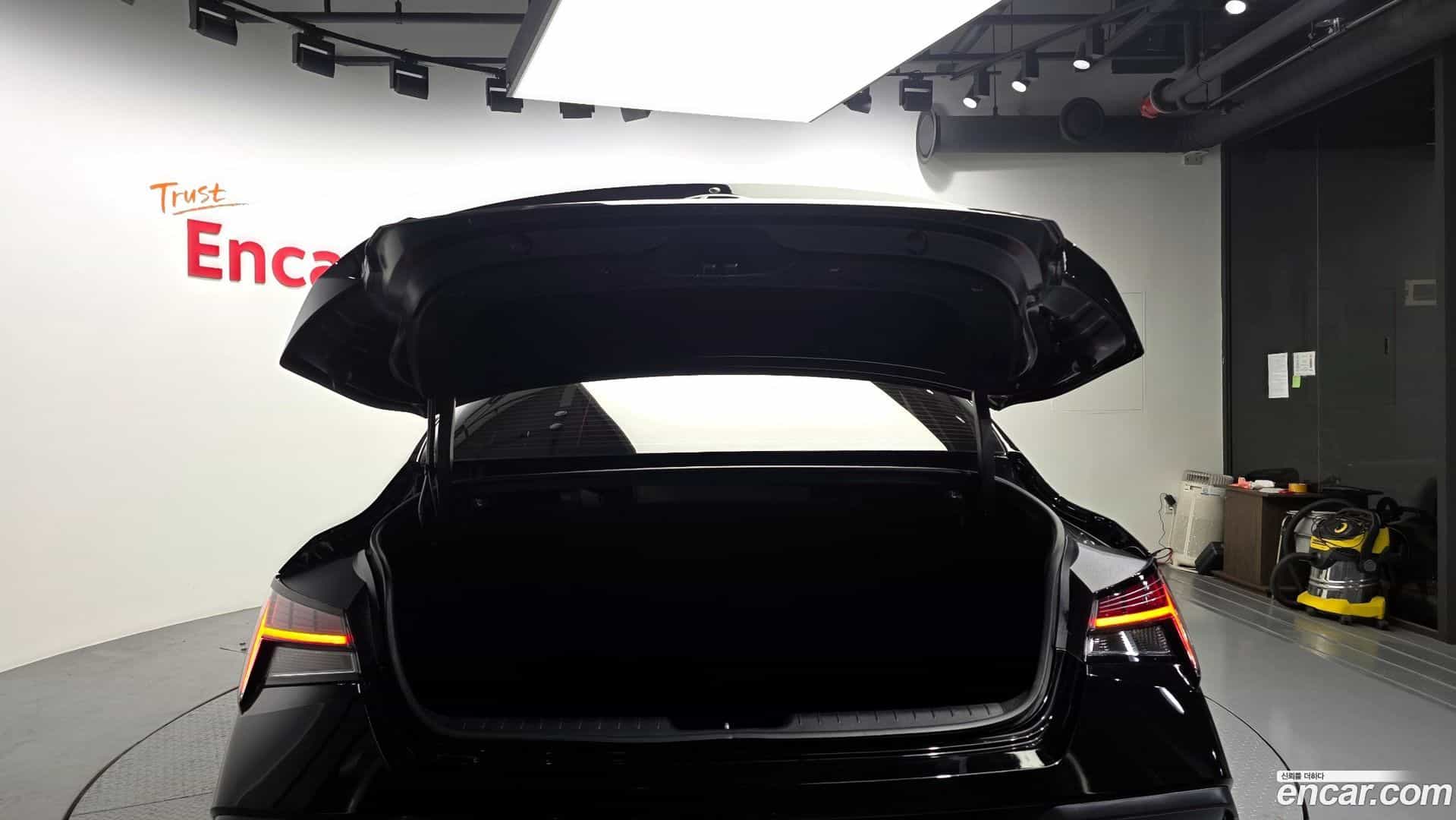 AVANTE Hyundai 2023.10-OPTION-024