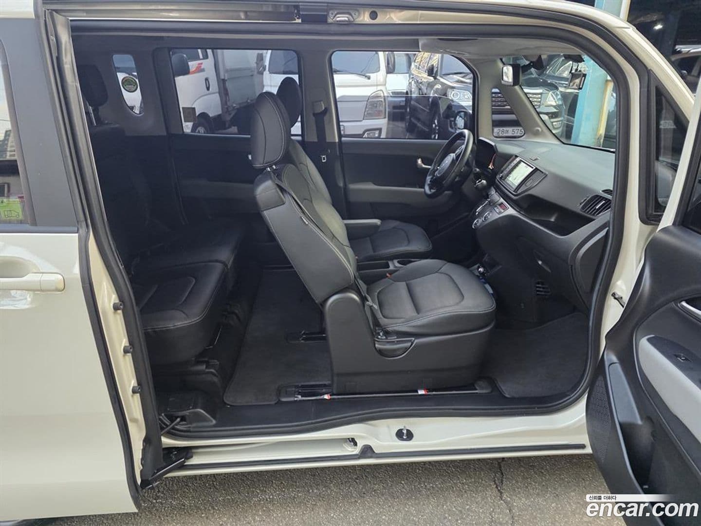 Main__Slider__Photo:RAY Kia 2023.0-17