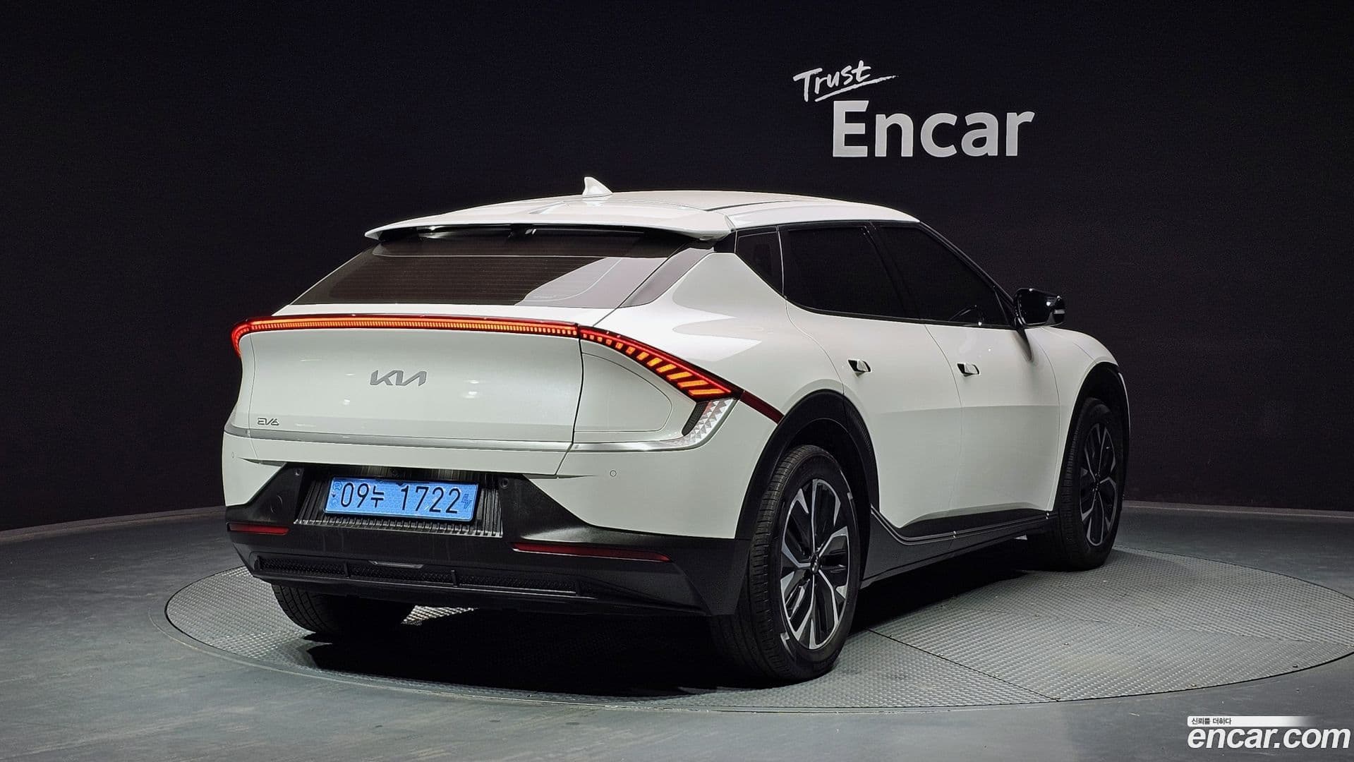 Main__Slider__Photo:EV6 Kia 2021.11-1