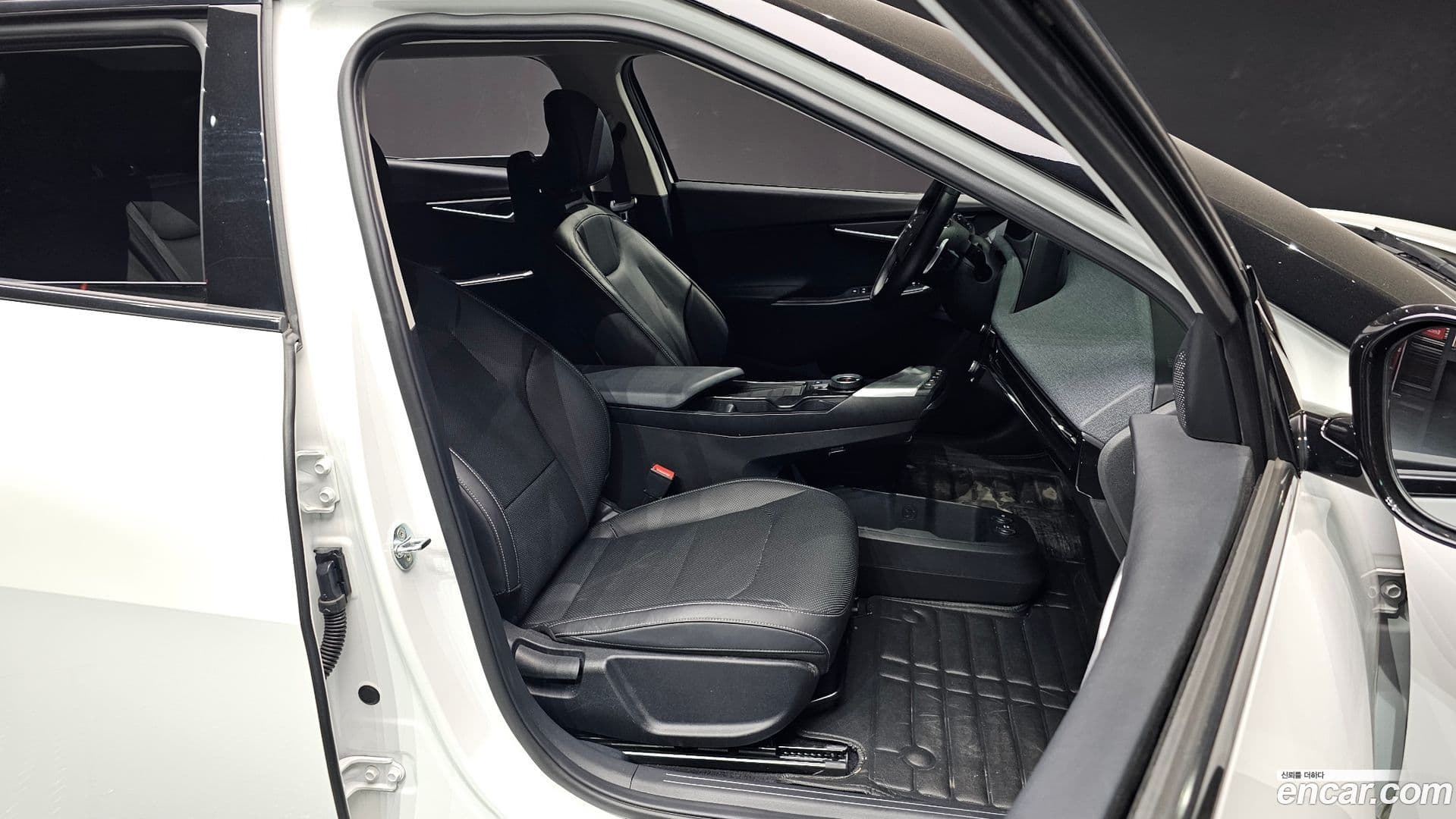 Main__Slider__Photo:EV6 Kia 2021.11-9