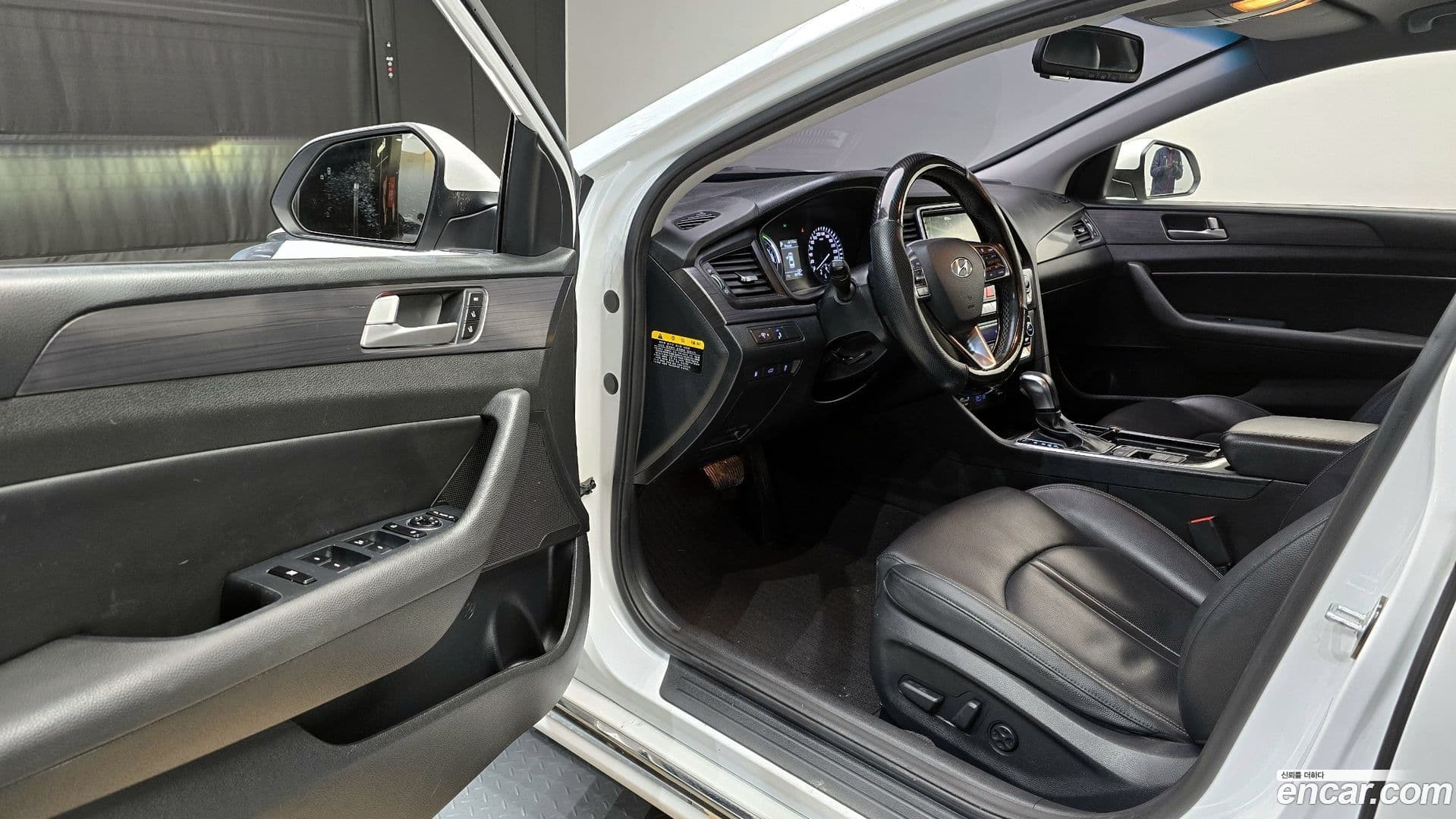 Main__Slider__Photo:Sonata Hyundai 2017.6-10