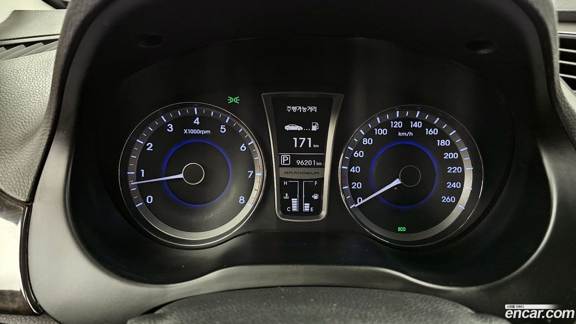 Main__Slider__Photo:Grandeur Hyundai 2011.11-7