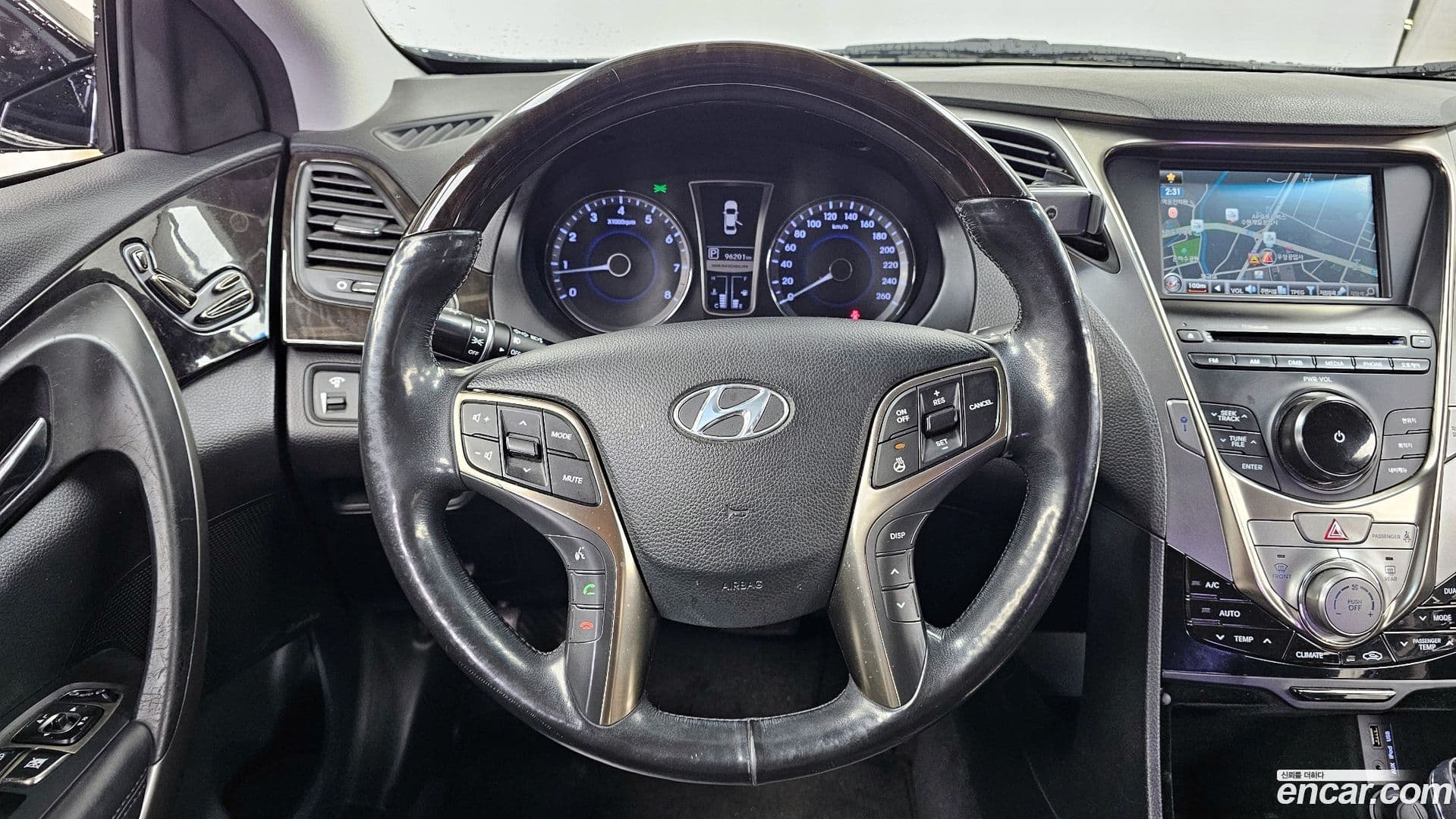 Main__Slider__Photo:Grandeur Hyundai 2011.11-12