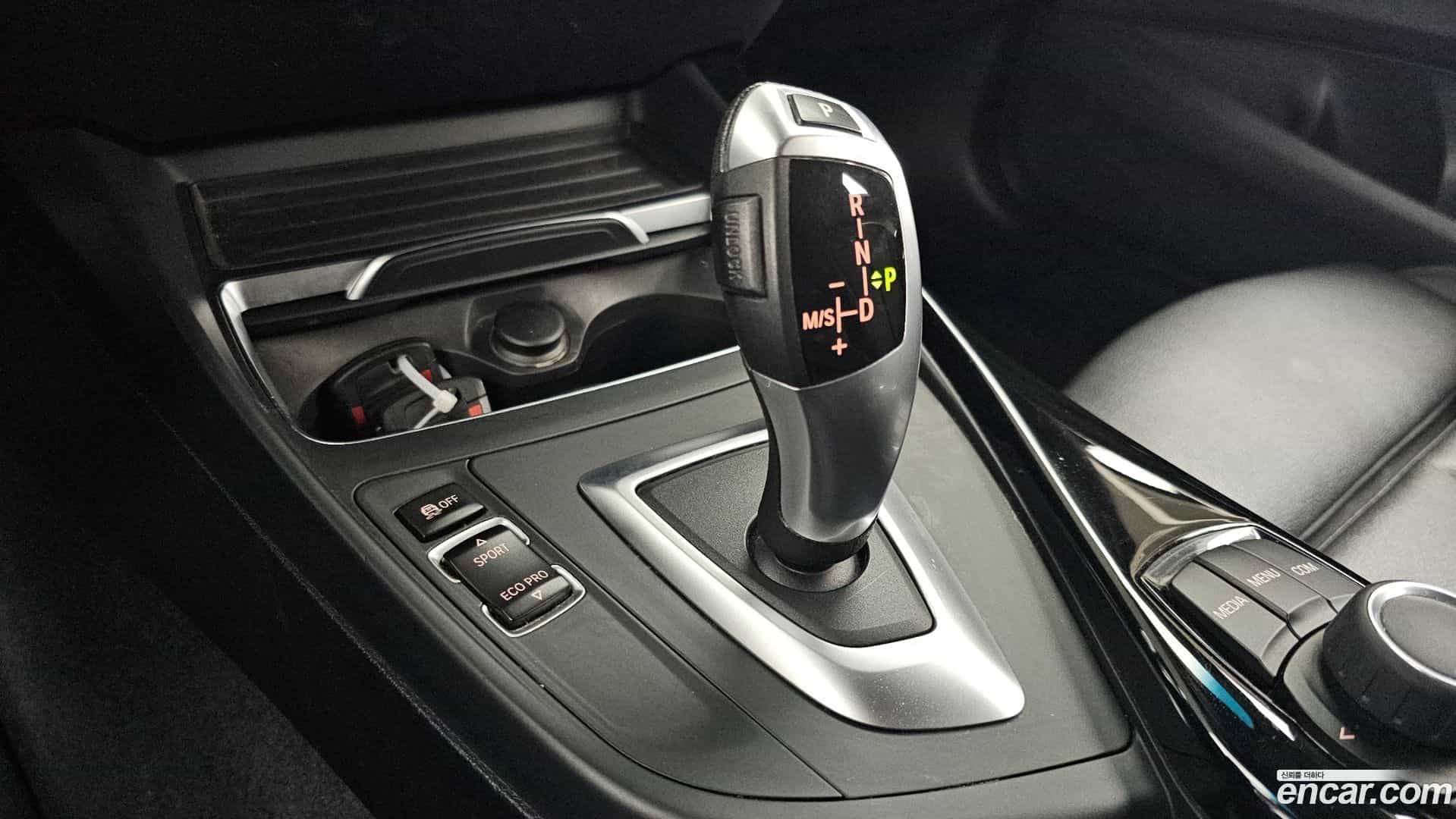 1-Series BMW 2018.11-INNER-009