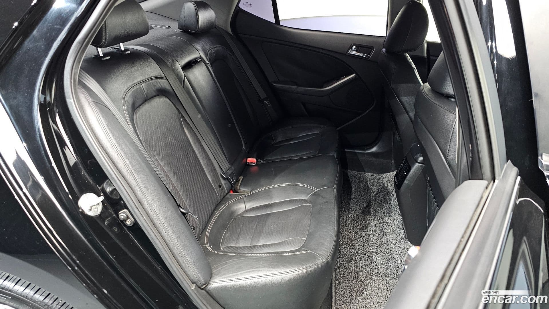 Main__Slider__Photo:K5 Kia 2012.3-11