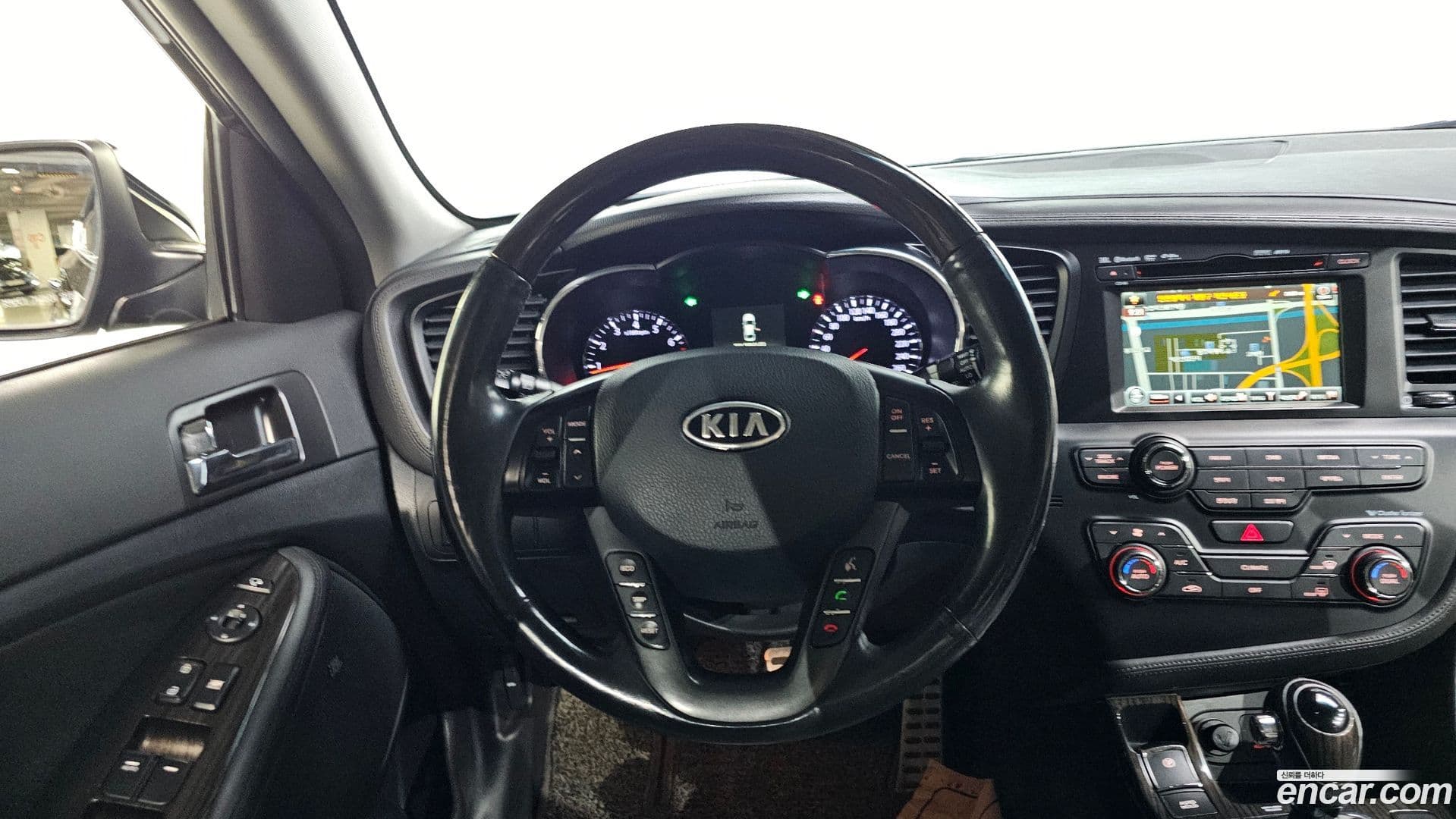 Main__Slider__Photo:K5 Kia 2012.3-12