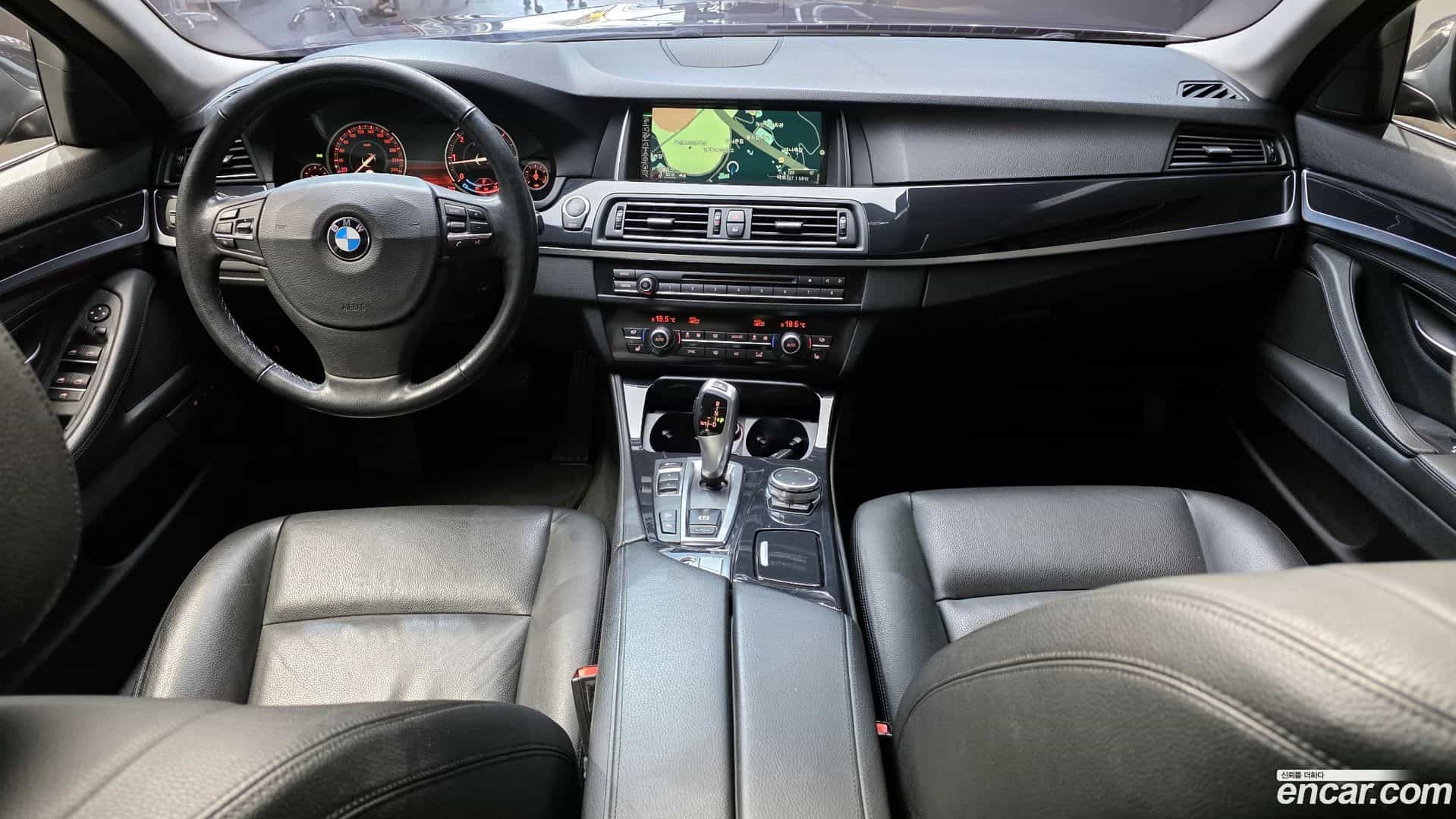 5-Series BMW 2015.3-INNER-007
