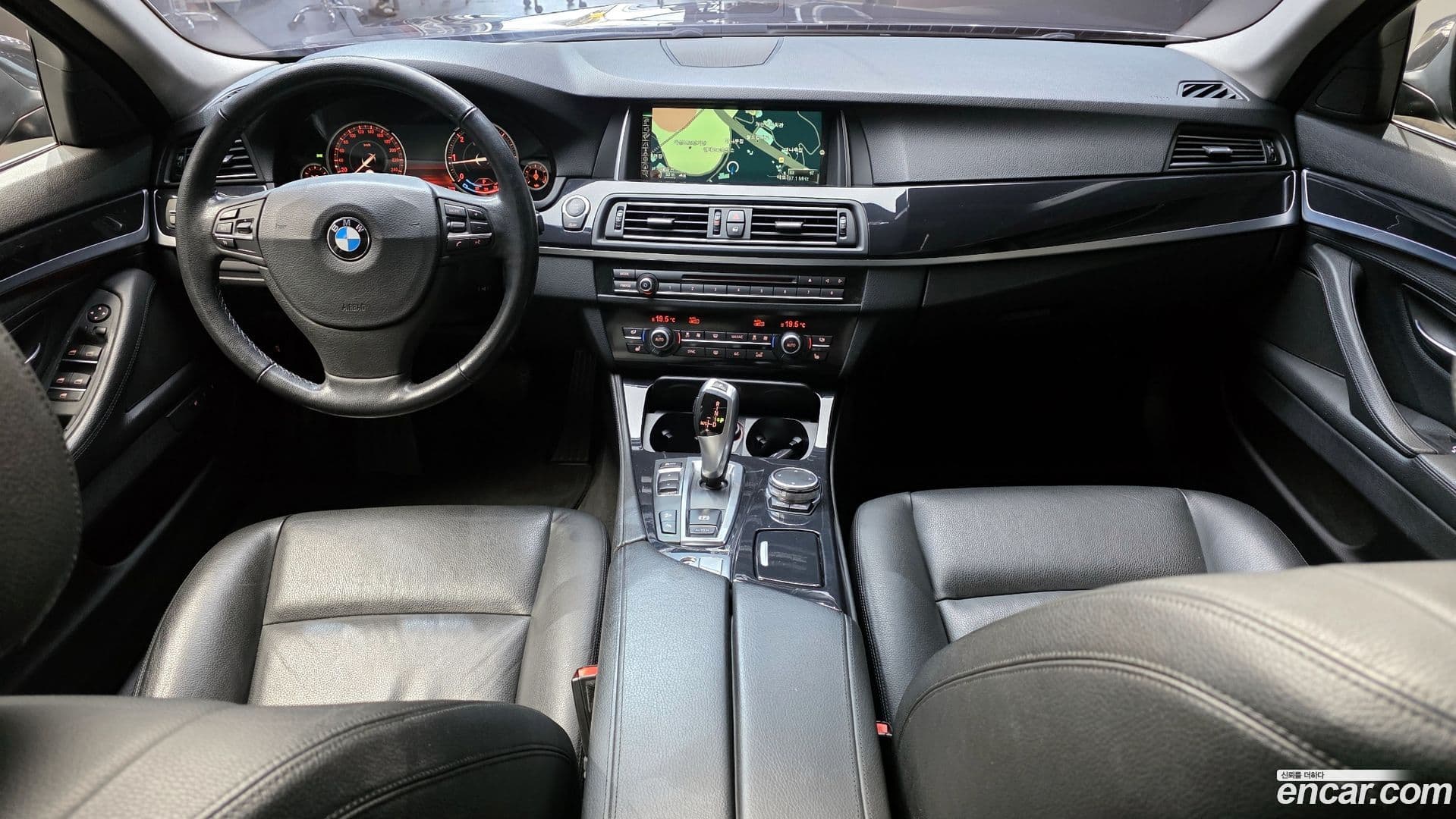 Main__Slider__Photo:5-Series BMW 2015.3-6
