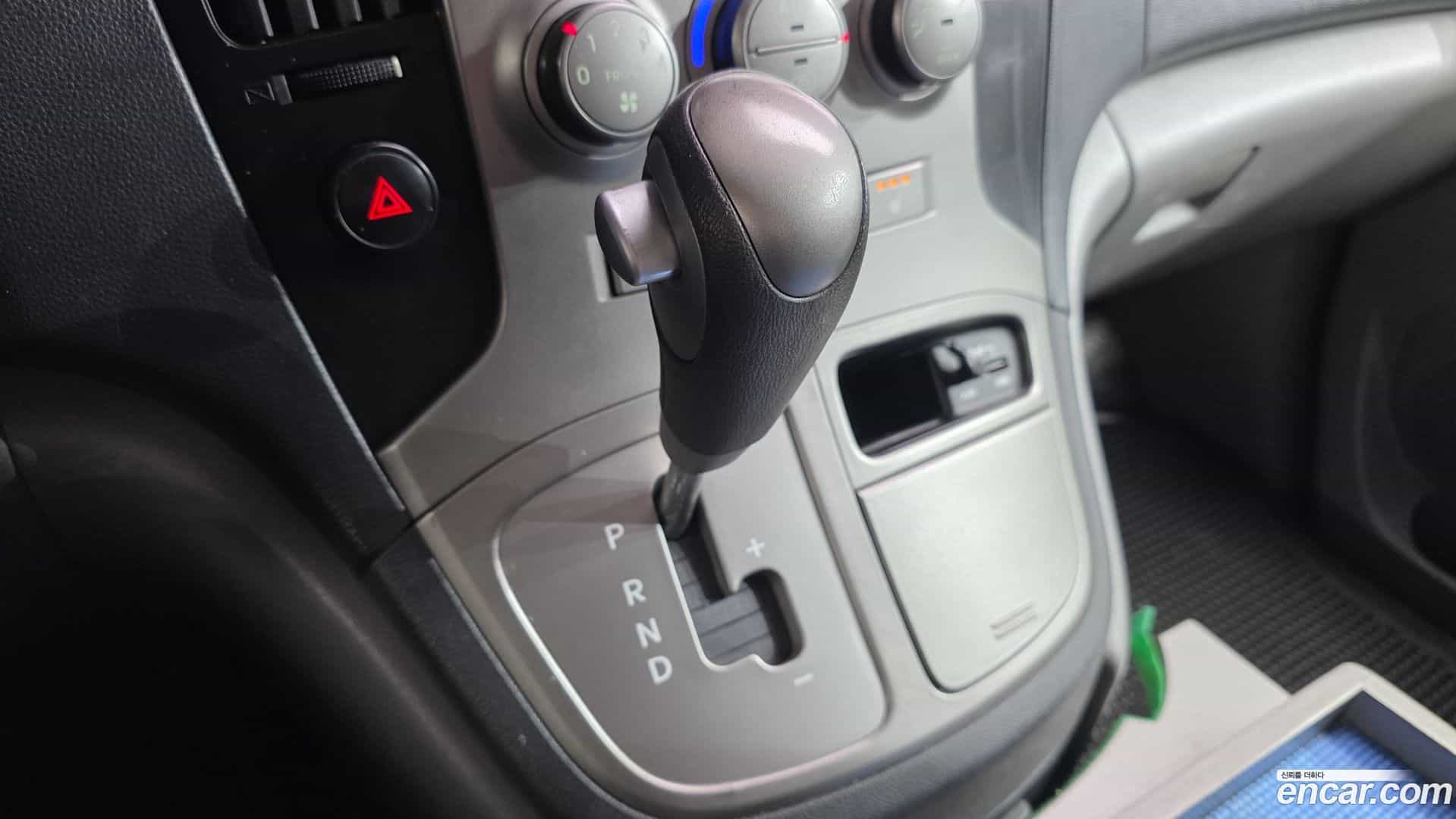 Starex Hyundai 2014.11-INNER-009