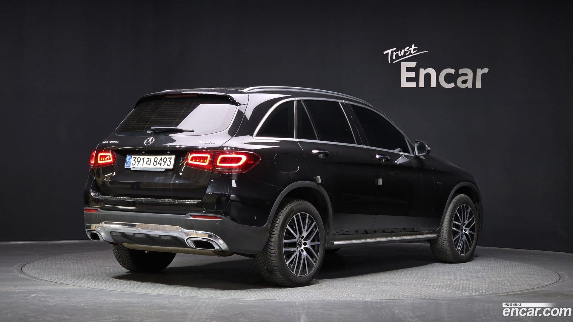 Main__Slider__Photo:GLC-Class Mercedes-Benz 2021.1-1