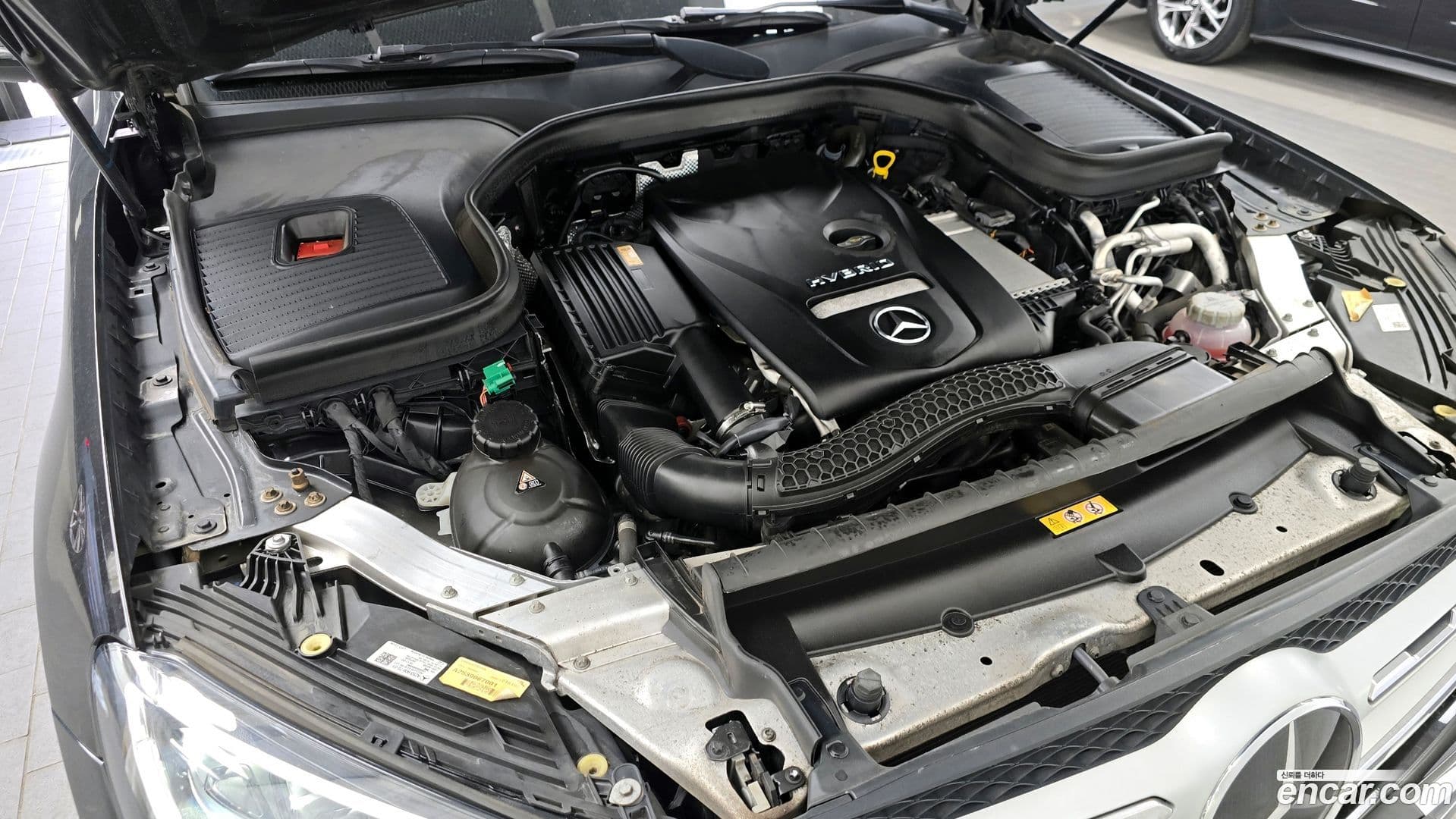 Main__Slider__Photo:GLC-Class Mercedes-Benz 2021.1-5