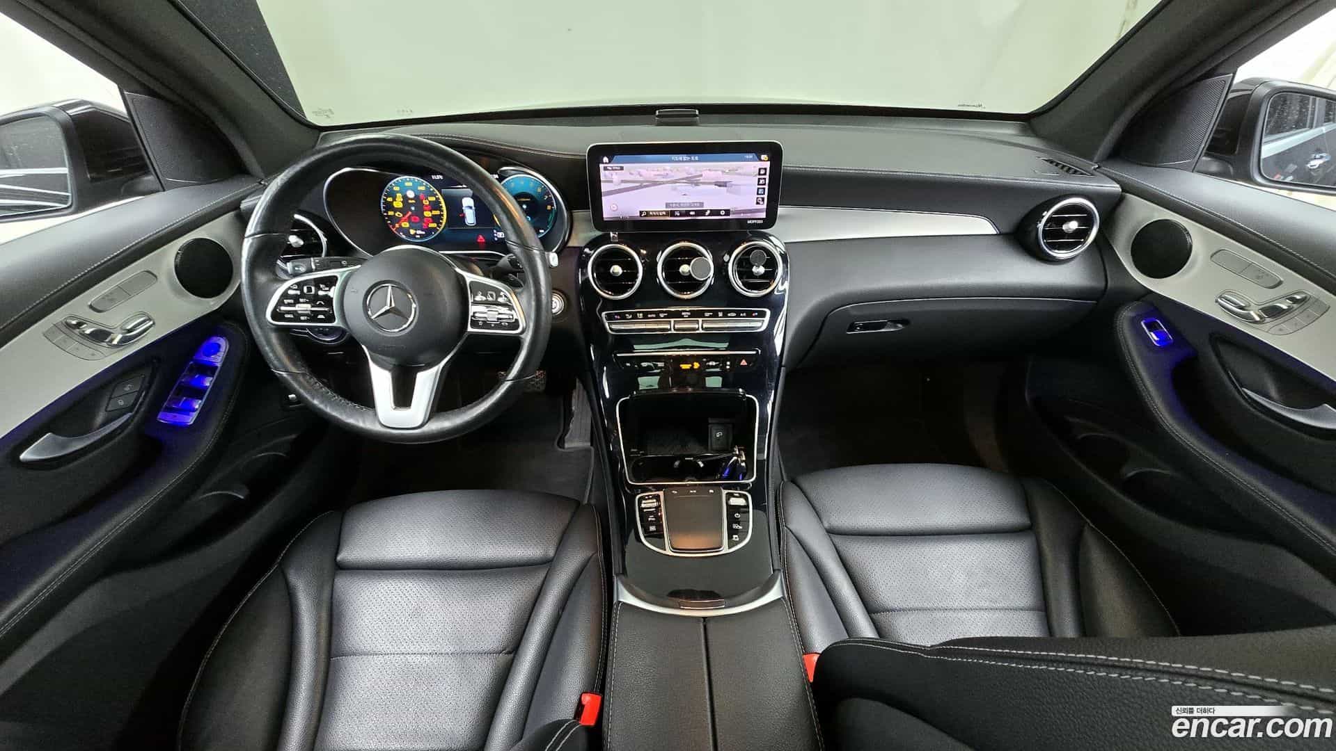 GLC-Class Mercedes-Benz 2021.1-INNER-007