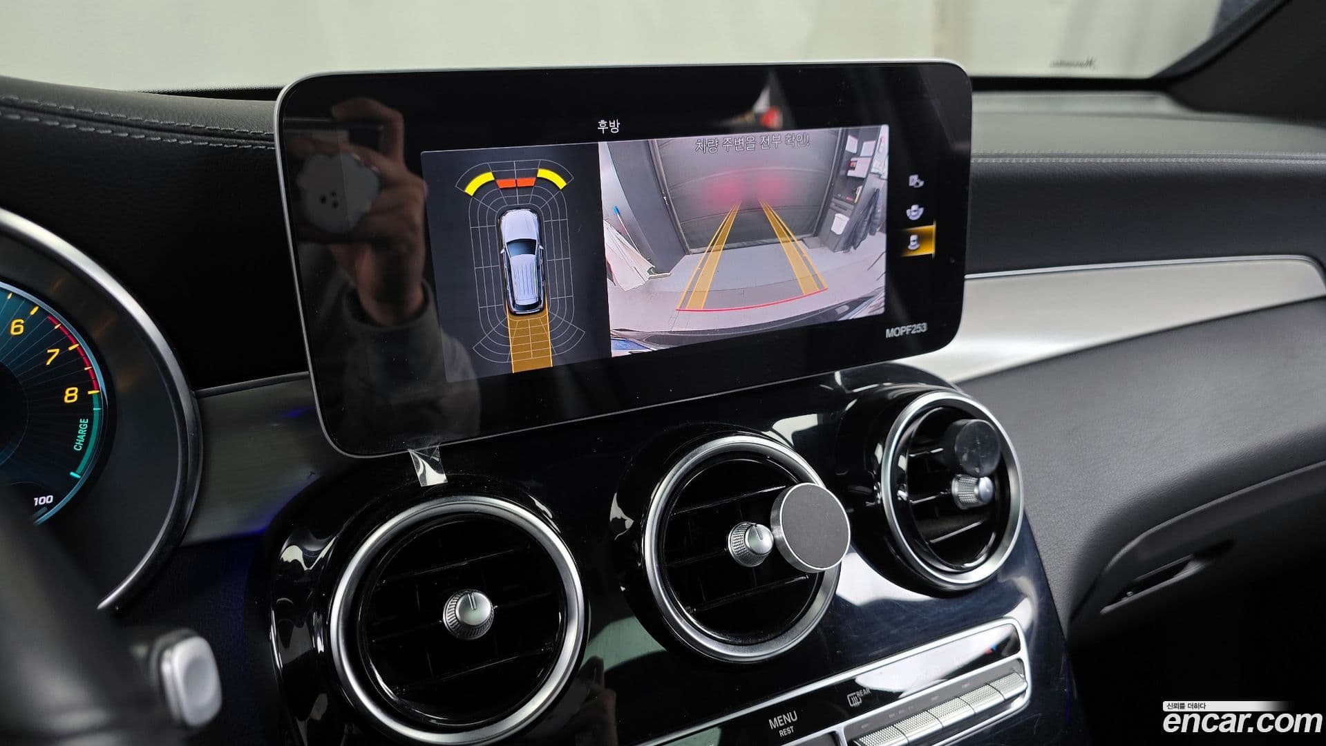 Main__Slider__Photo:GLC-Class Mercedes-Benz 2021.1-14