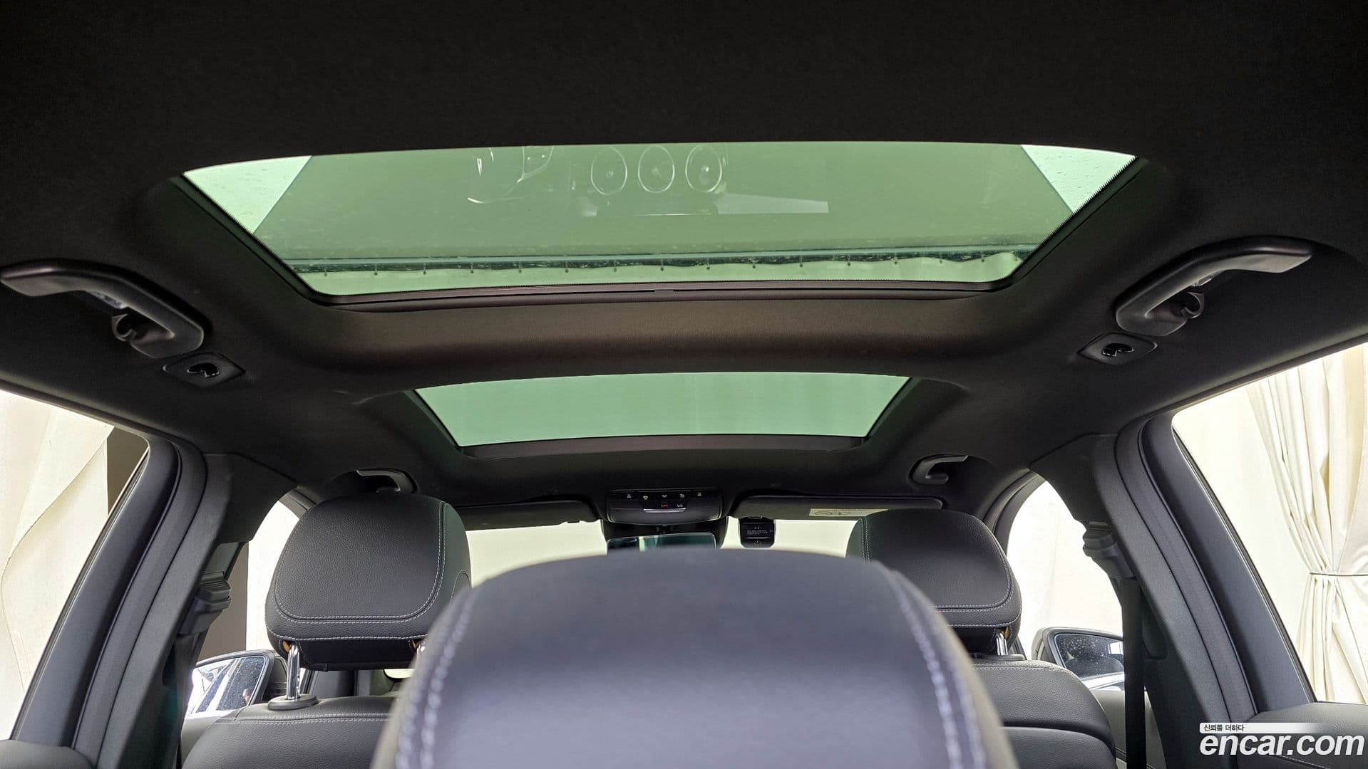 Main__Slider__Photo:GLC-Class Mercedes-Benz 2021.1-17