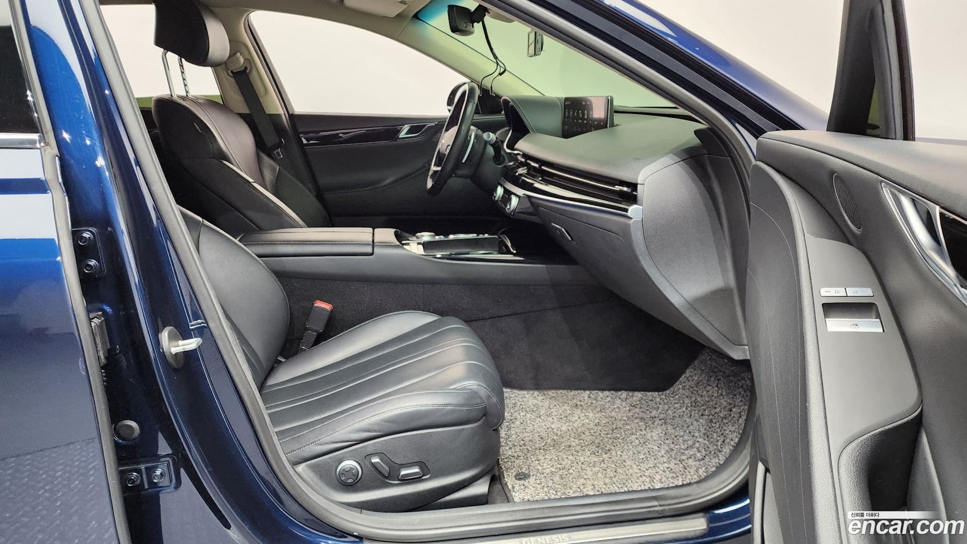 Main__Slider__Photo:G80 Genesis 2020.6-10