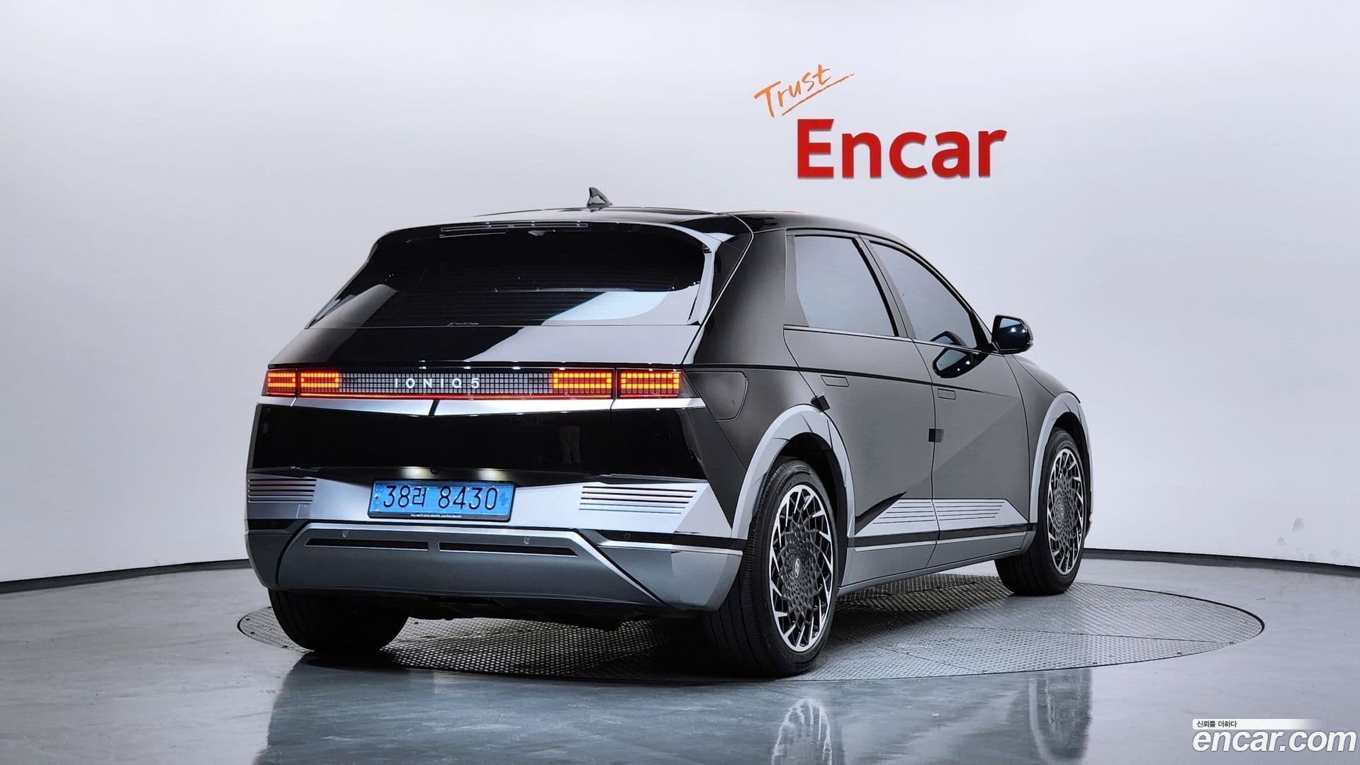 Main__Slider__Photo:Ioniq5 Hyundai 2021.11-1