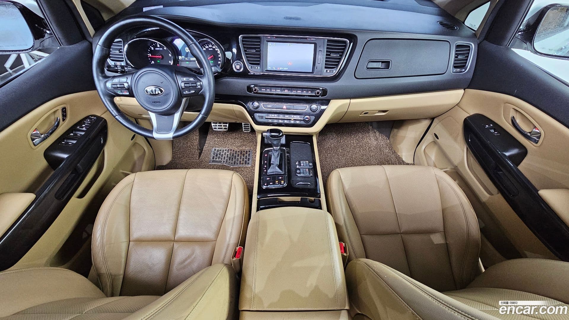 Main__Slider__Photo:Canival Kia 2016.3-6