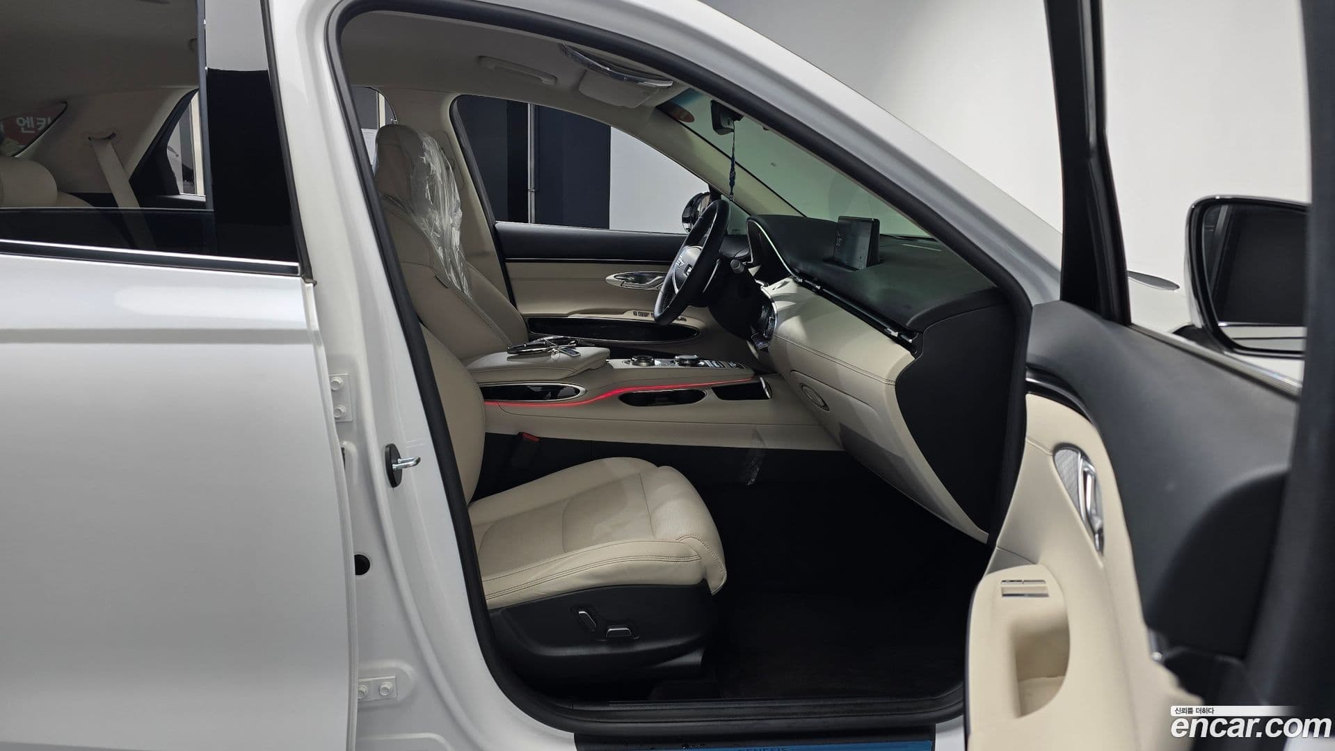 Main__Slider__Photo:GV70 Genesis 2023.10-10