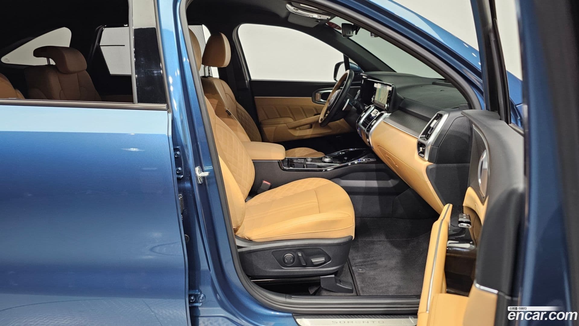 Main__Slider__Photo:Sorento Kia 2021.7-10