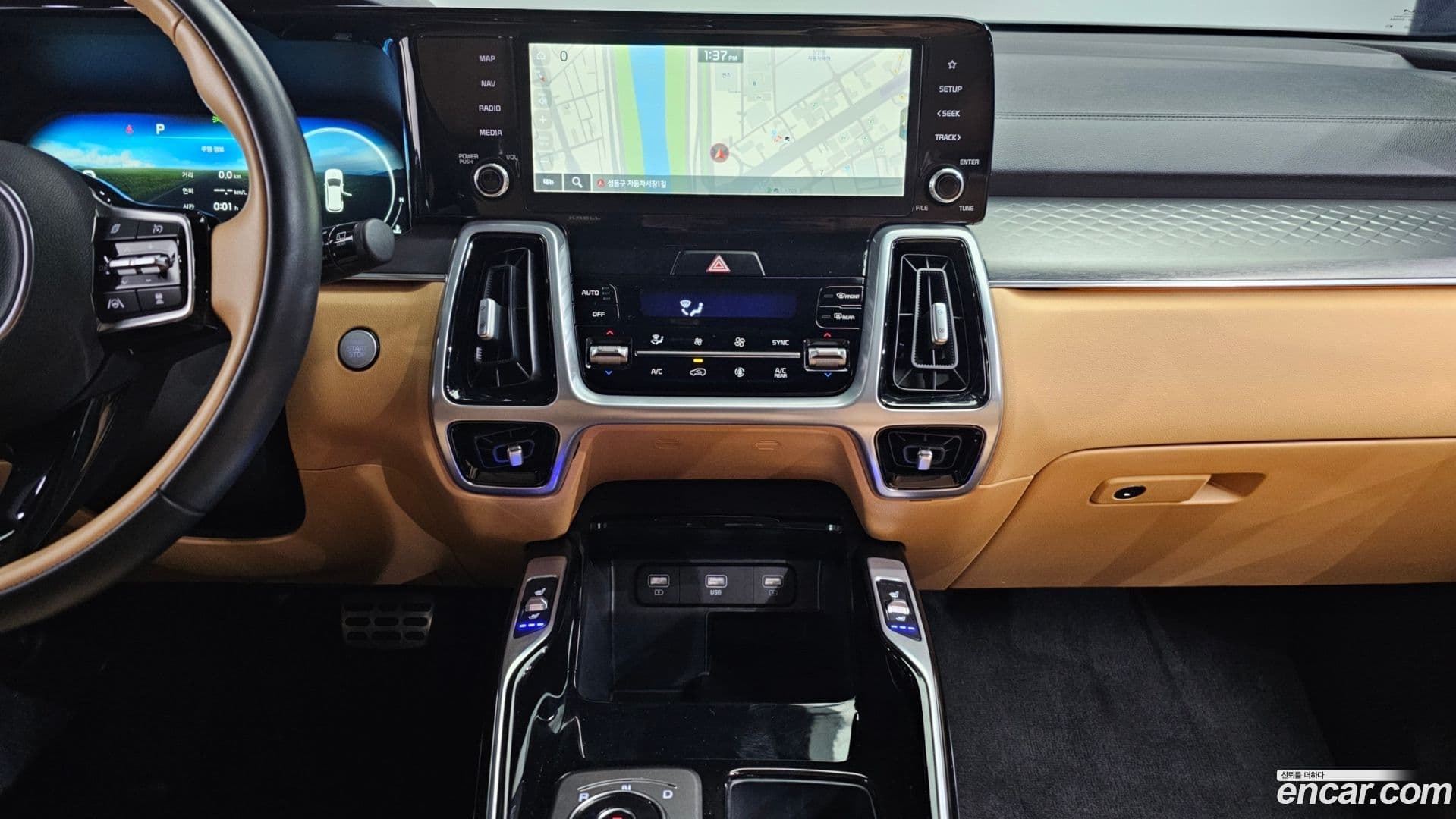 Main__Slider__Photo:Sorento Kia 2021.7-15