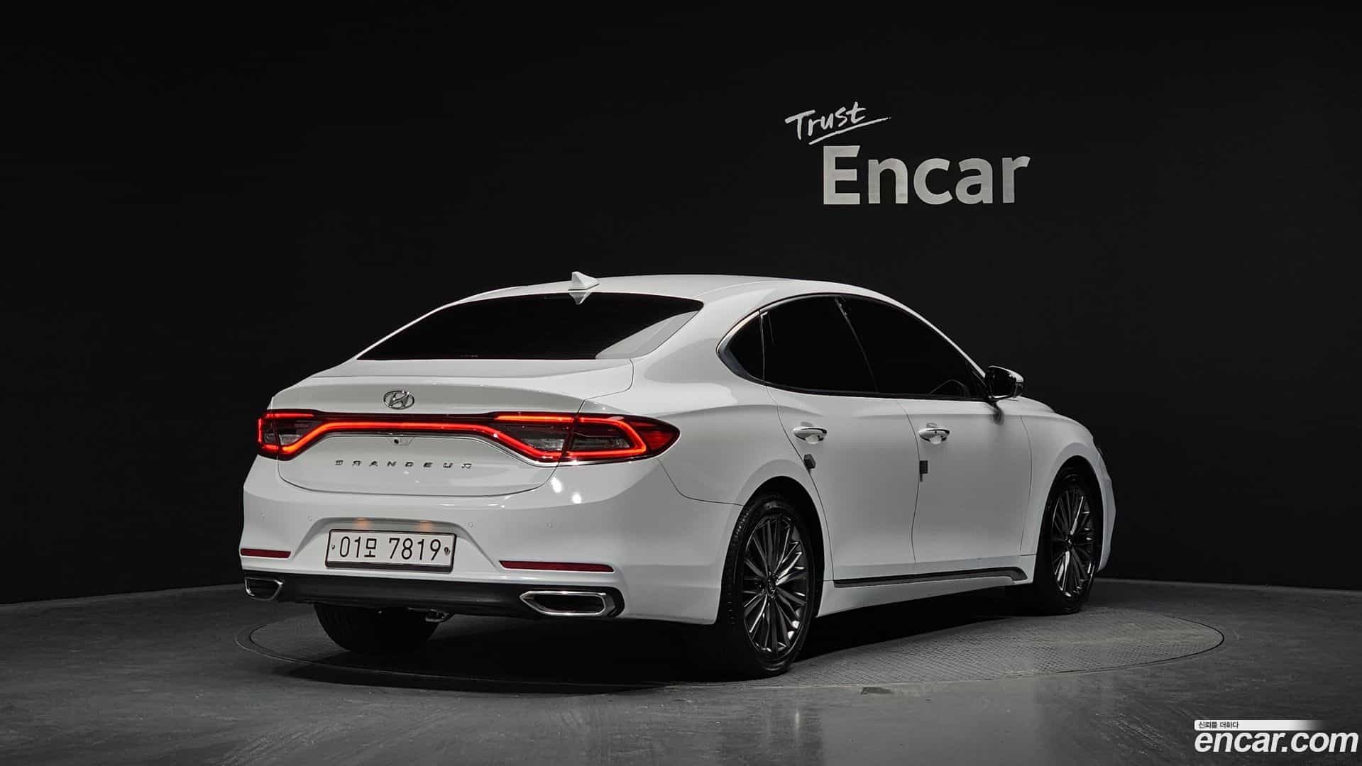 Grandeur Hyundai 2017.8-OUTER-002