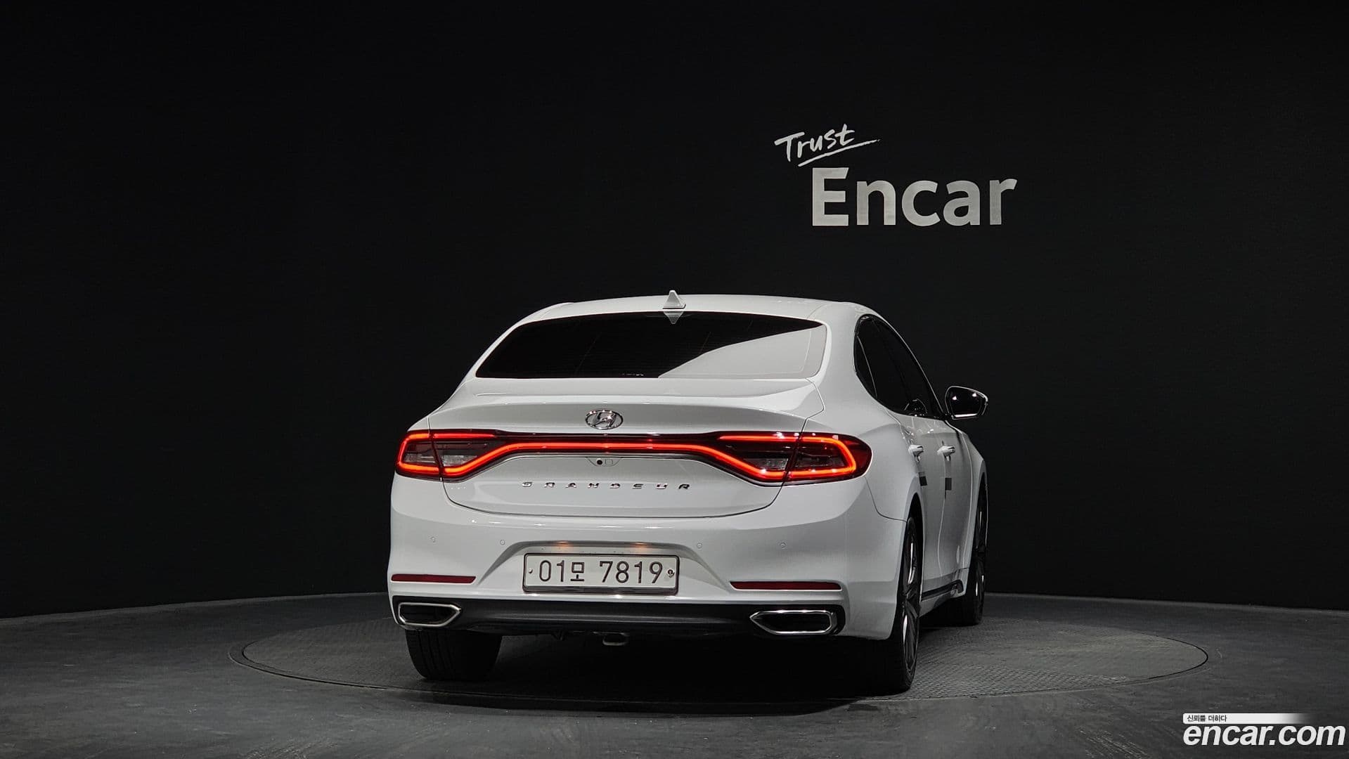 Main__Slider__Photo:Grandeur Hyundai 2017.8-3