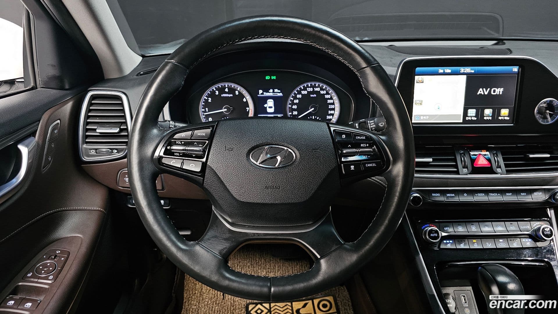 Main__Slider__Photo:Grandeur Hyundai 2017.8-12