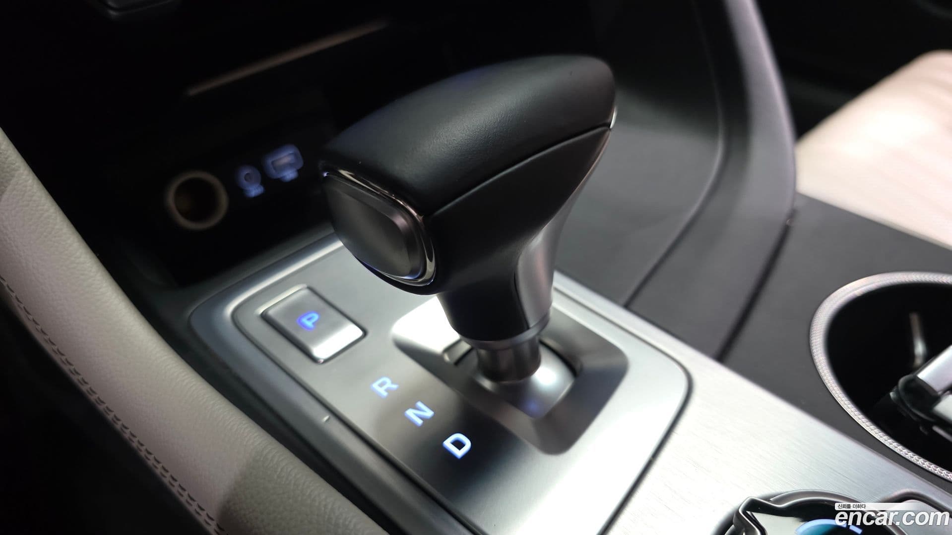 Main__Slider__Photo:G70 Genesis 2017.9-8