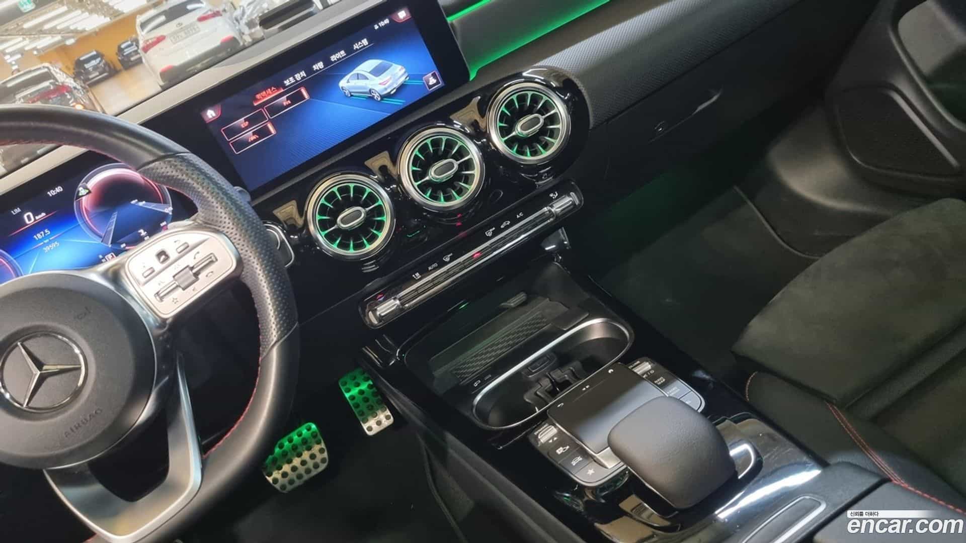 CLA-Class Mercedes-Benz 2020.4-OPTION-015