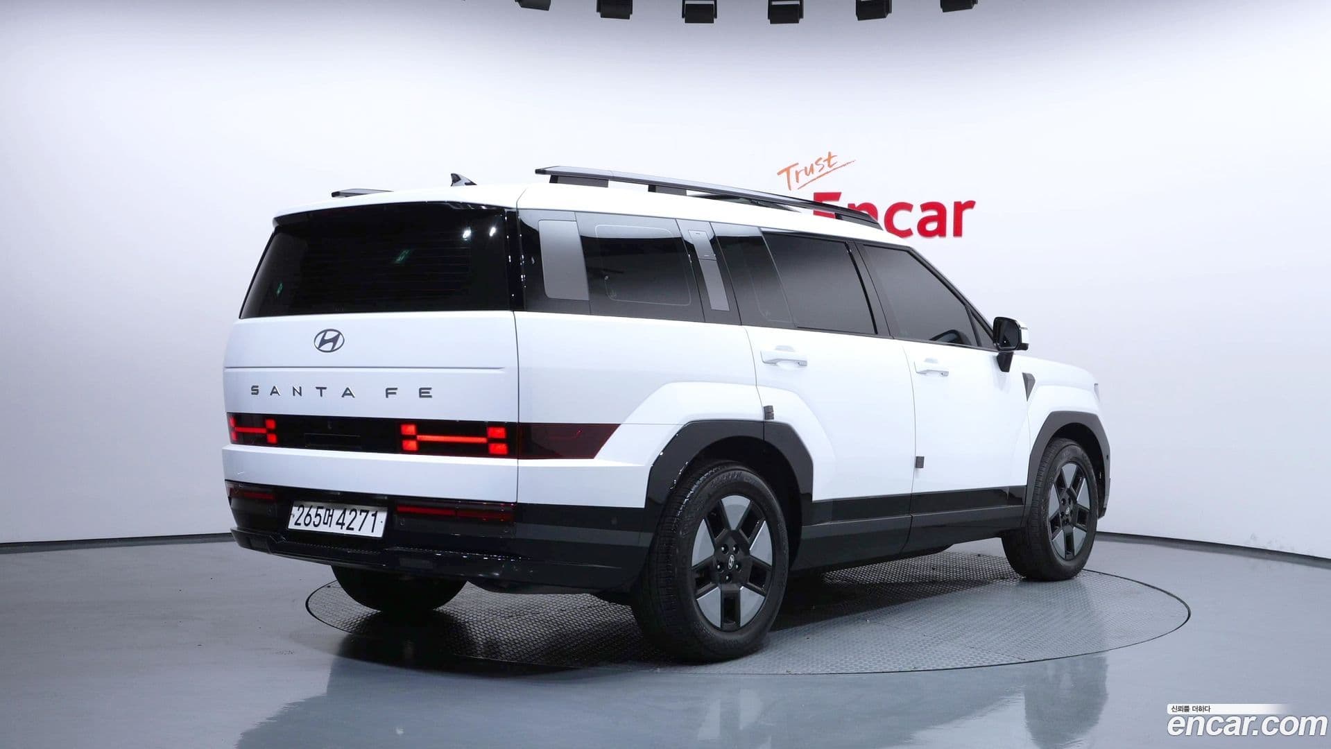 Main__Slider__Photo:Santafe Hyundai 2024.1-1