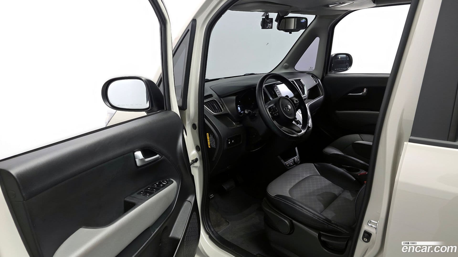 Main__Slider__Photo:RAY Kia 2020.3-9