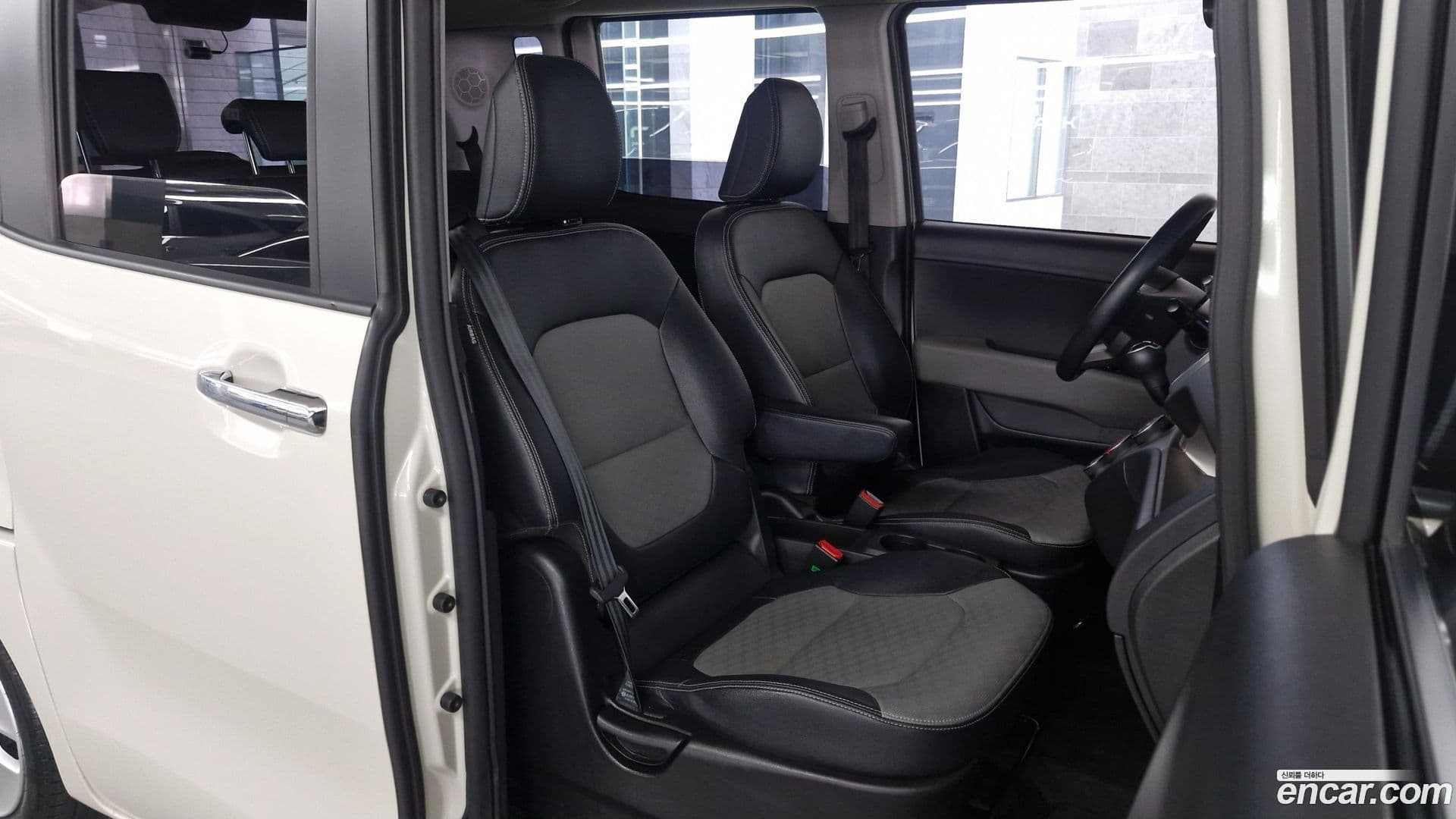 Main__Slider__Photo:RAY Kia 2020.3-10