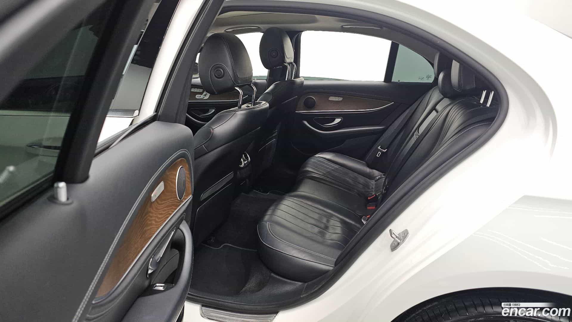 E-Class Mercedes-Benz 2017.2-OPTION-023