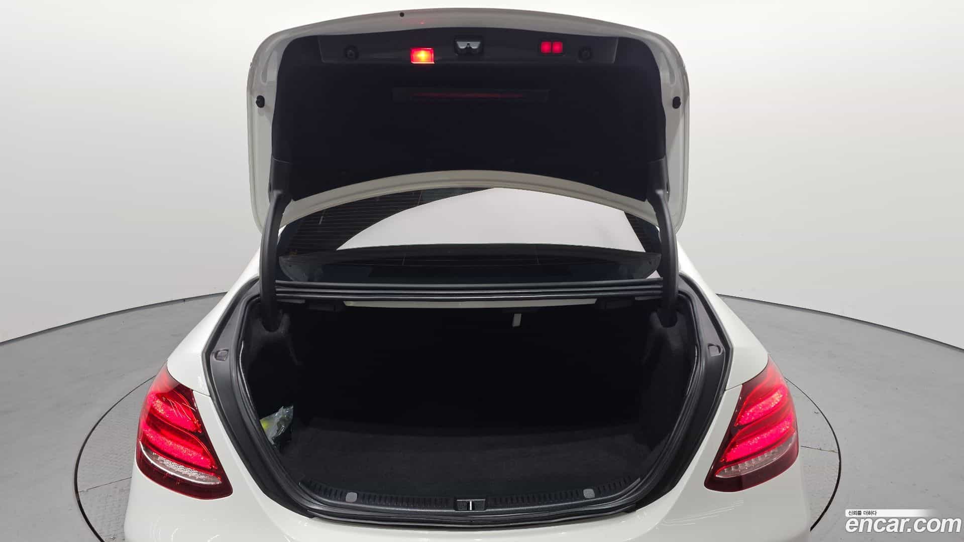 E-Class Mercedes-Benz 2017.2-OPTION-024