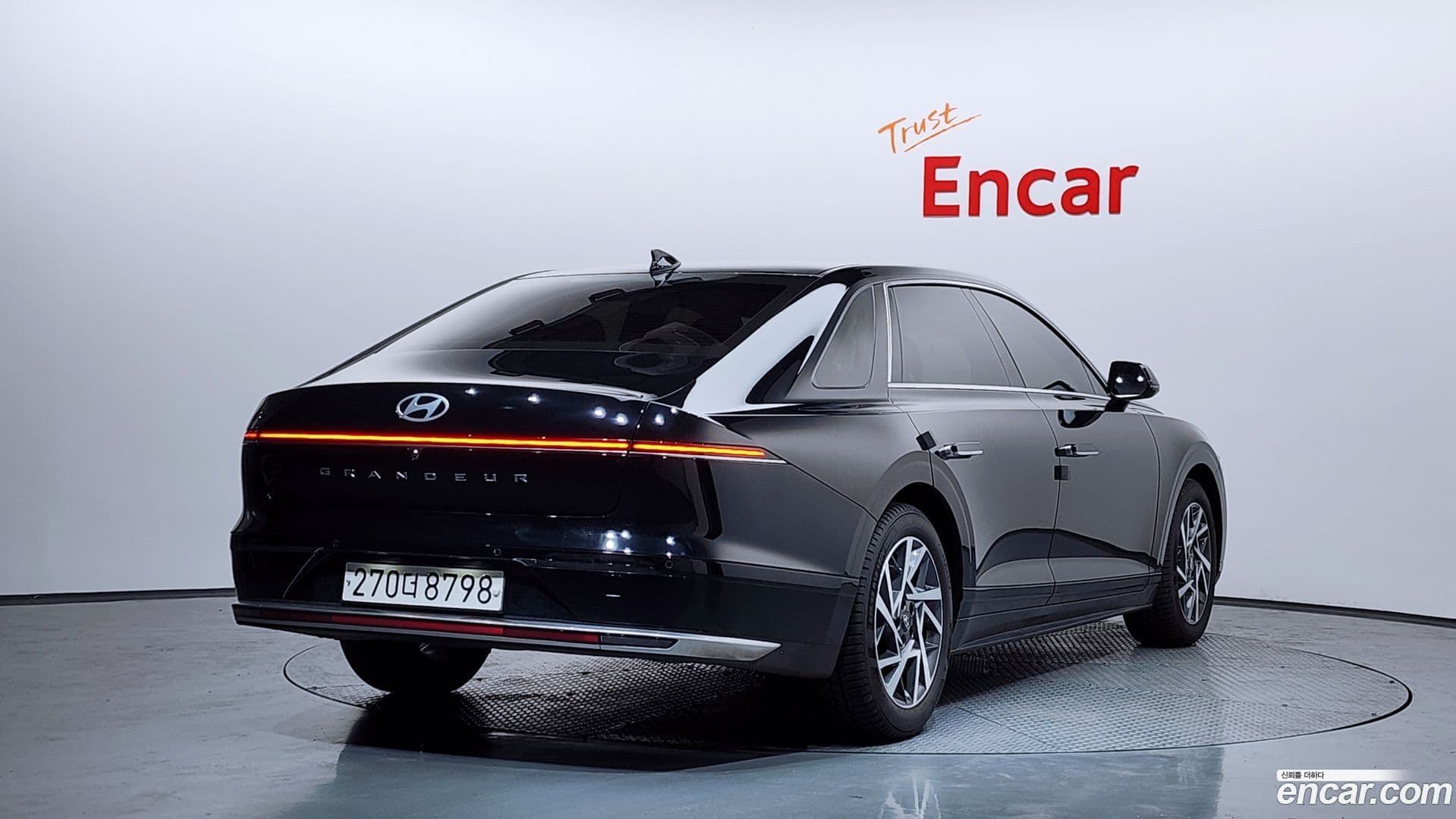 Main__Slider__Photo:Grandeur Hyundai 2023.5-1