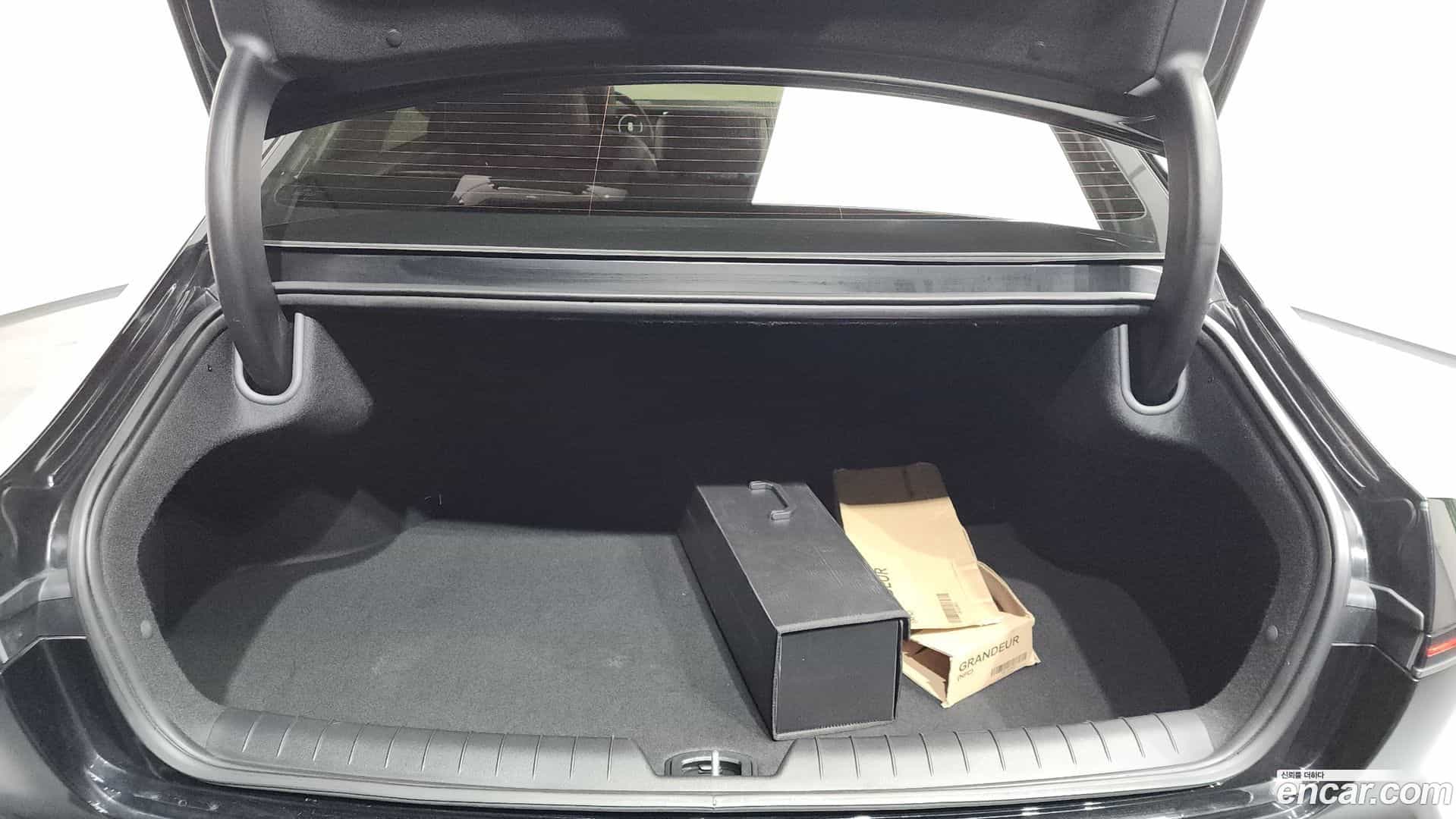 Grandeur Hyundai 2023.5-OPTION-024