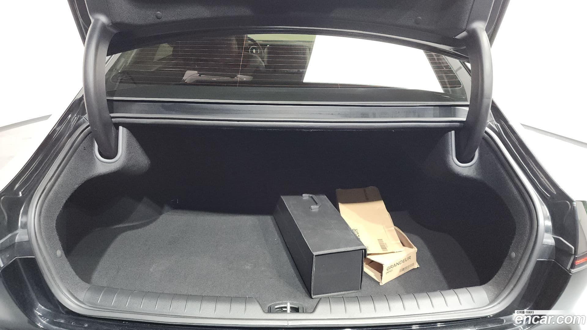 Main__Slider__Photo:Grandeur Hyundai 2023.5-19