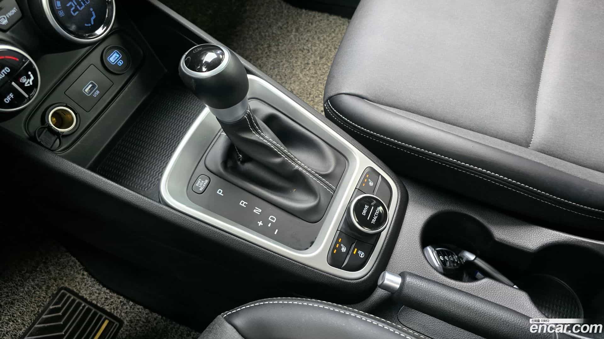 Venue Hyundai 2020.2-INNER-009