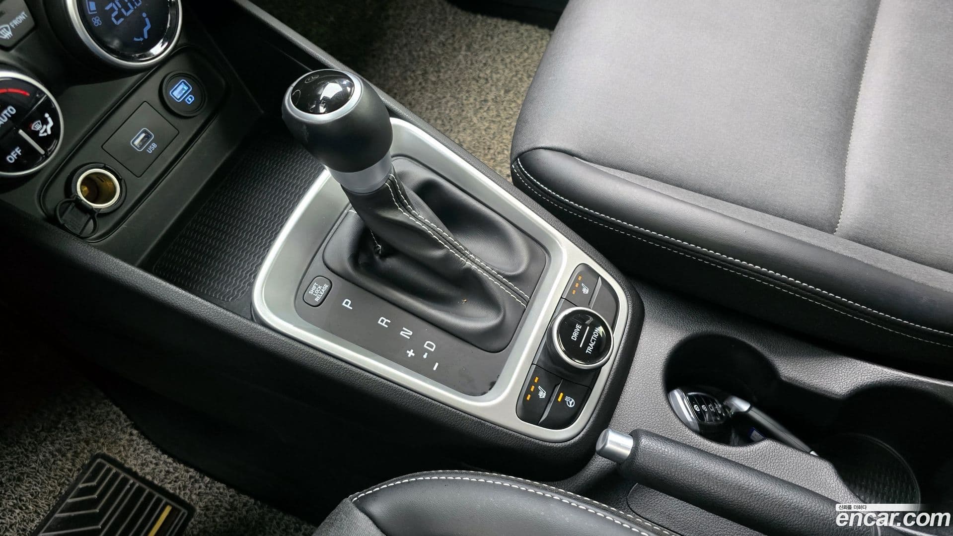 Main__Slider__Photo:Venue Hyundai 2020.2-8